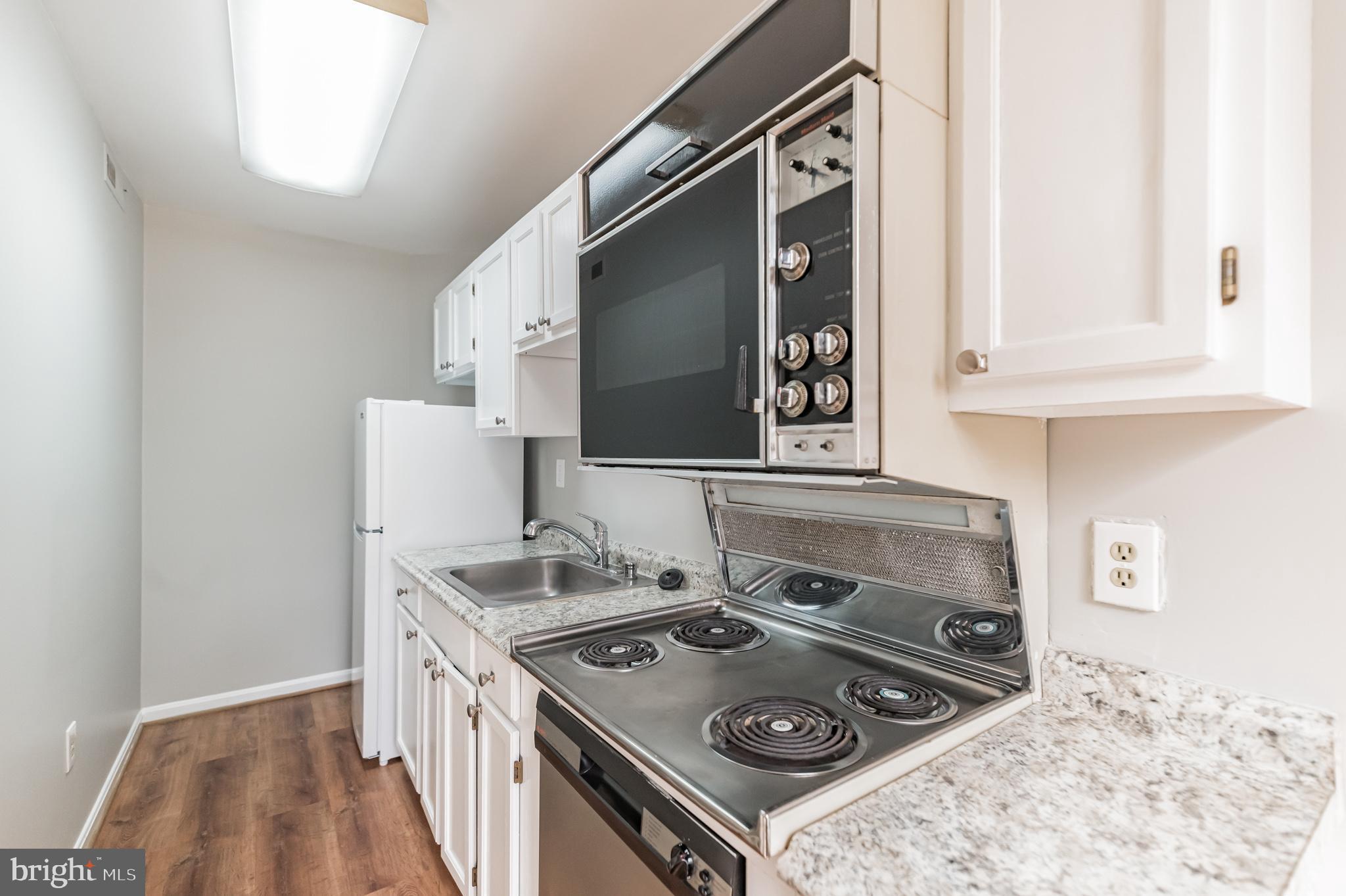 COLONIAL VILLAGE - Residential Lease