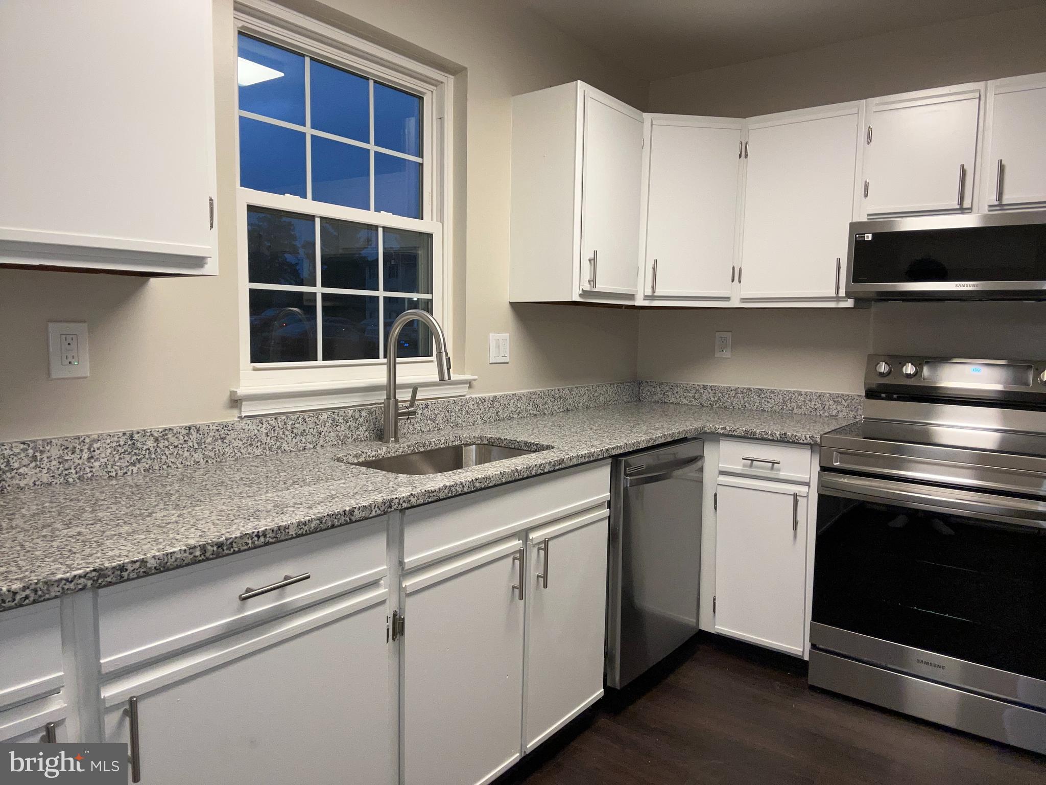 PARKWAY CONDOMINIUMS - Residential