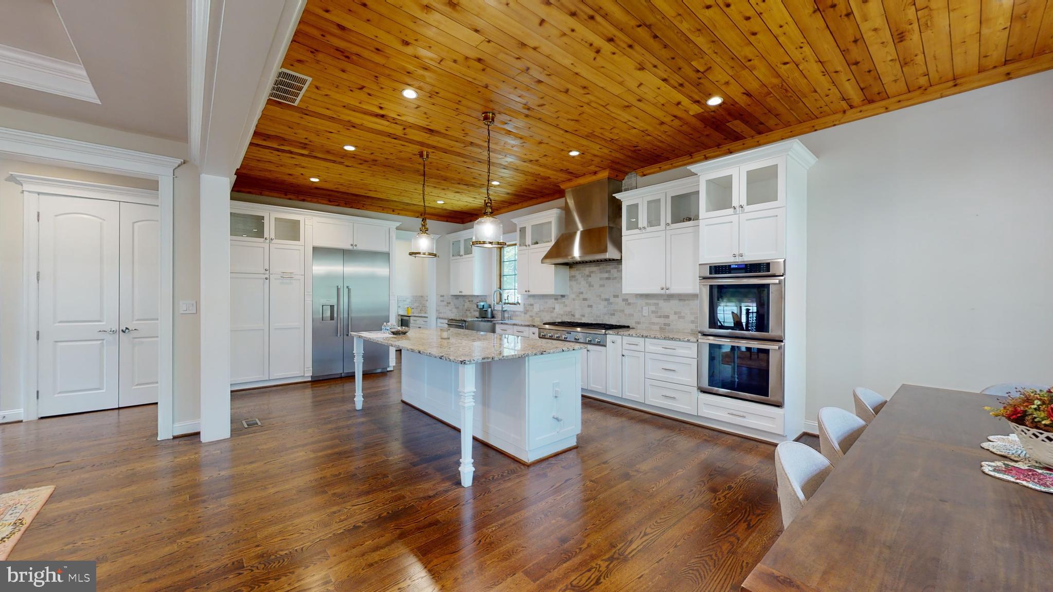 LANGLEY MANOR - Residential