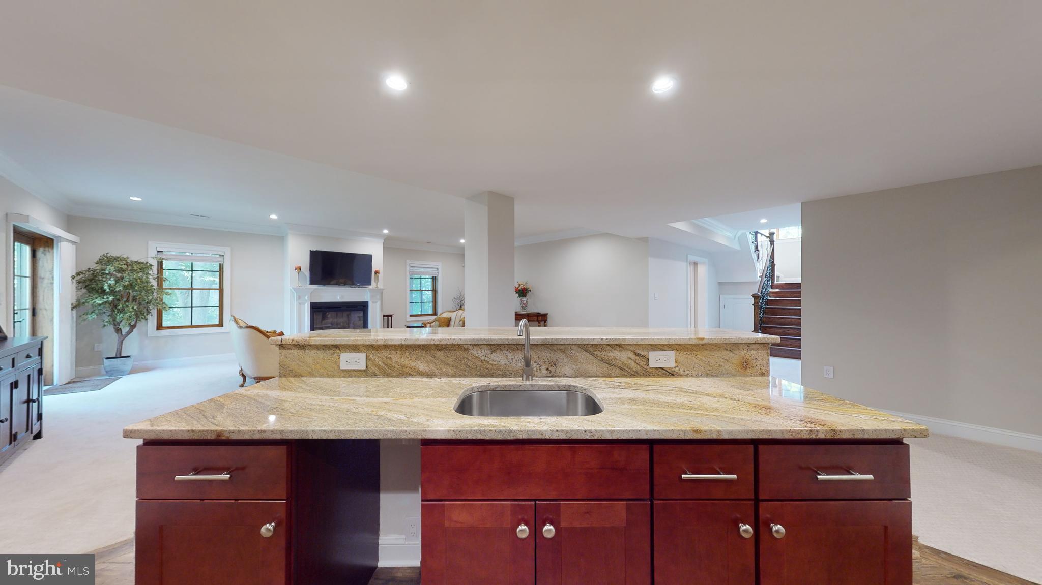 LANGLEY MANOR - Residential