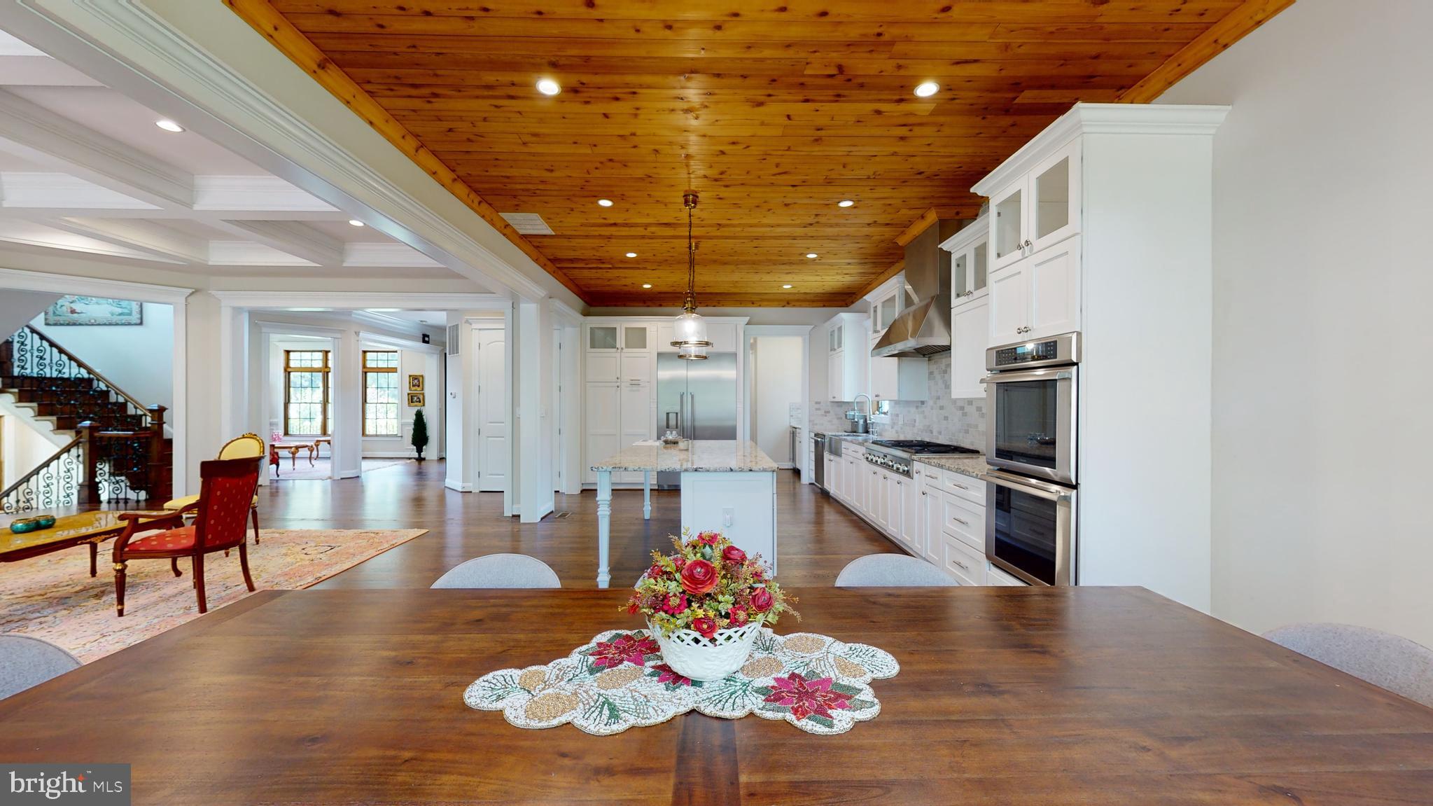 LANGLEY MANOR - Residential