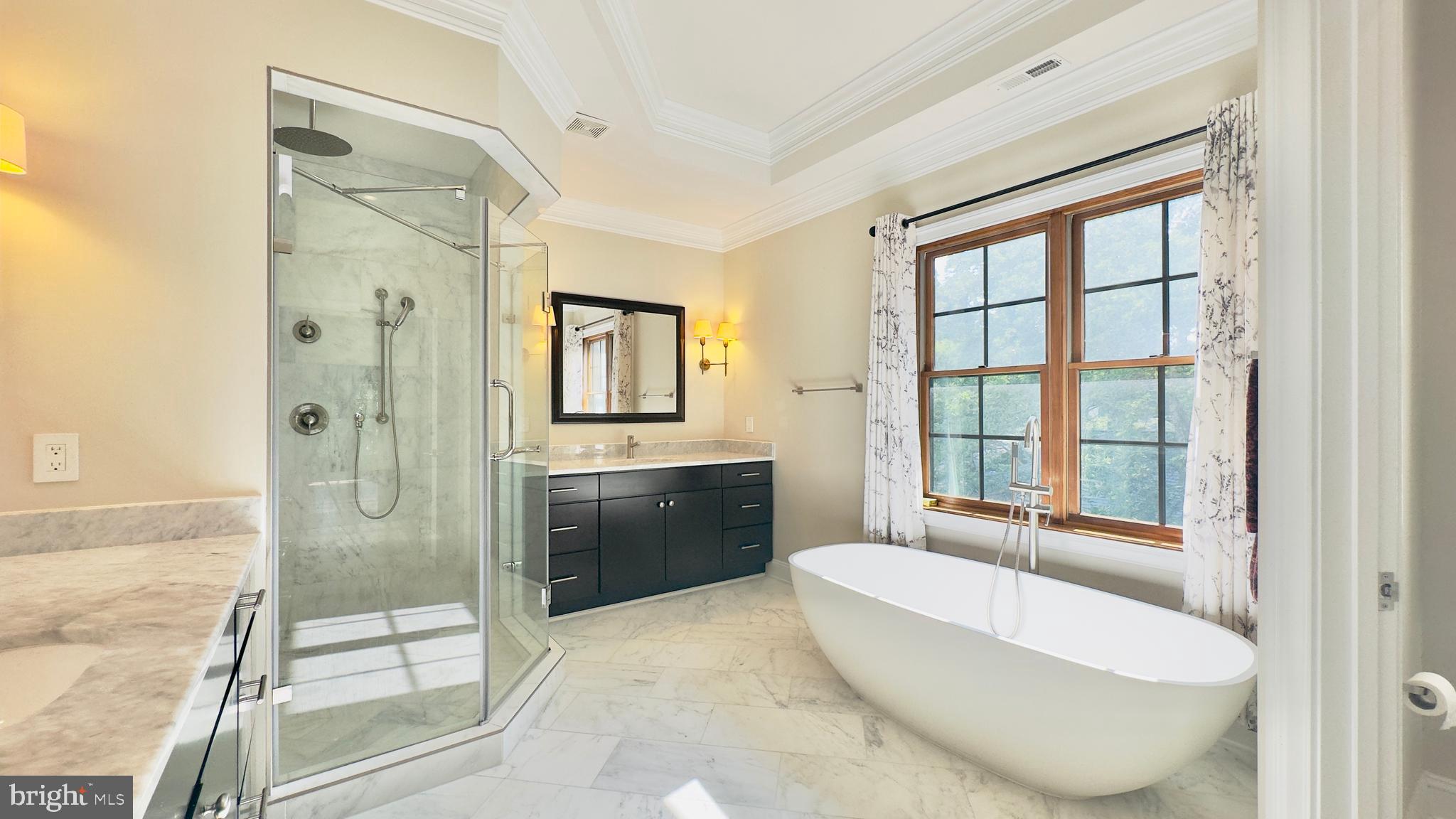 LANGLEY MANOR - Residential