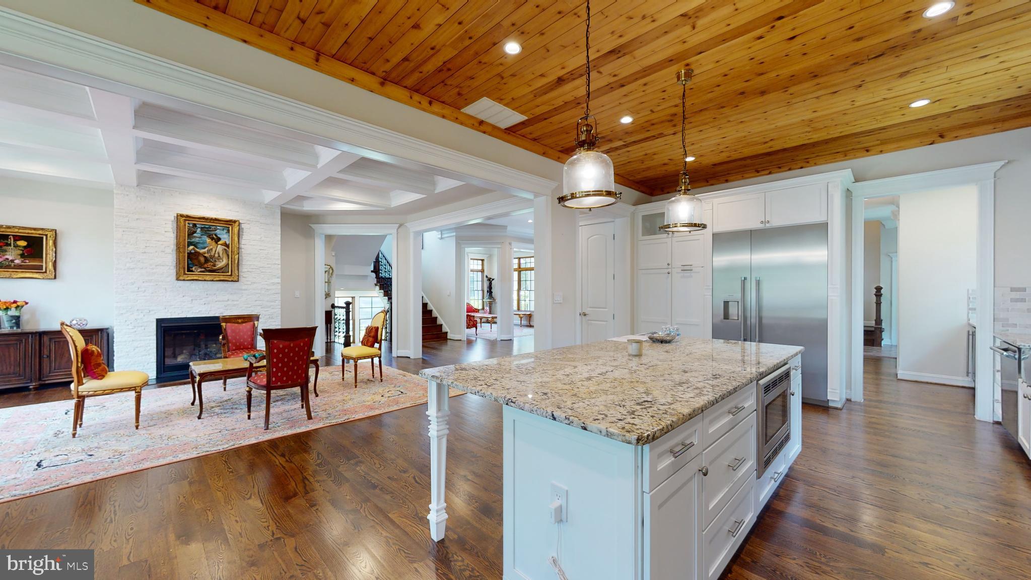 LANGLEY MANOR - Residential