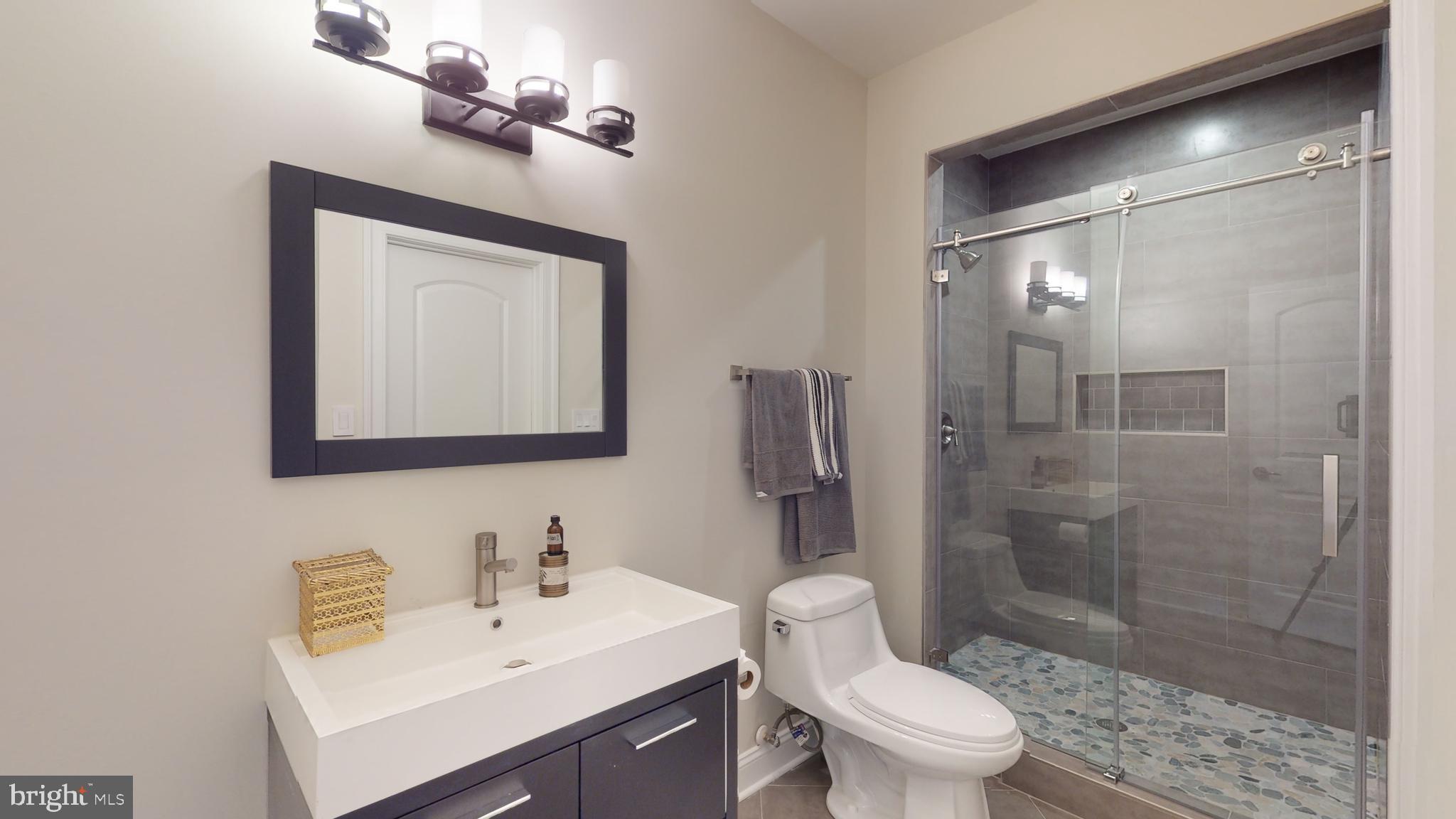 LANGLEY MANOR - Residential