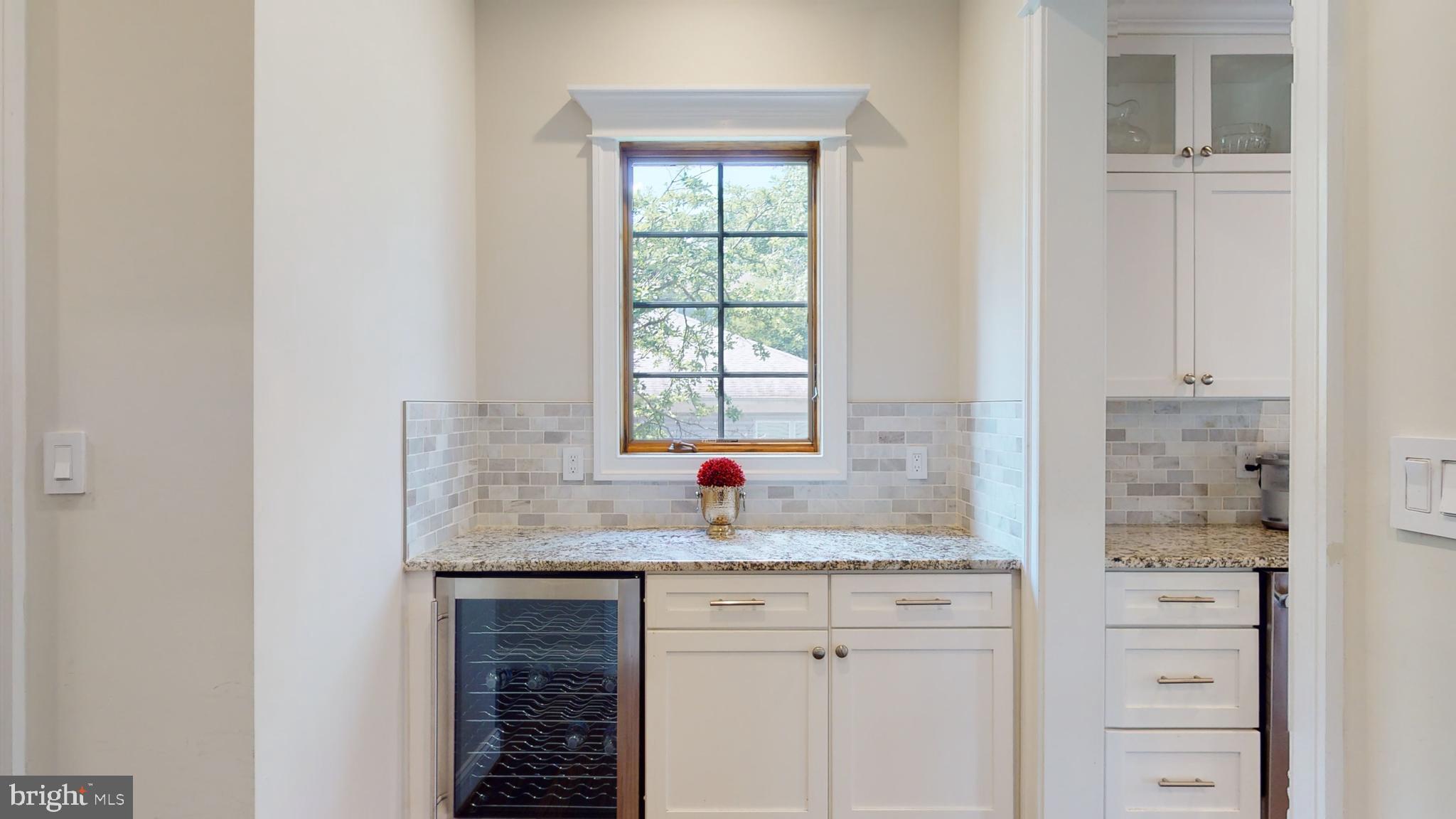 LANGLEY MANOR - Residential