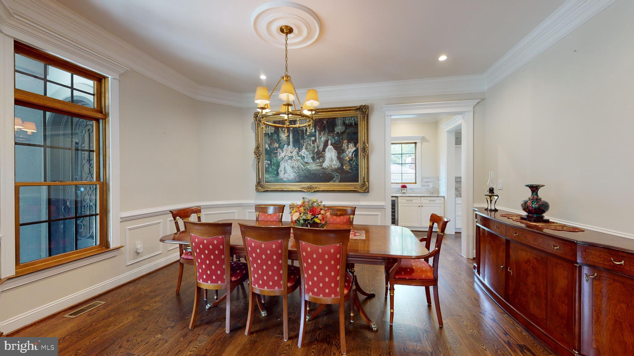 LANGLEY MANOR - Residential