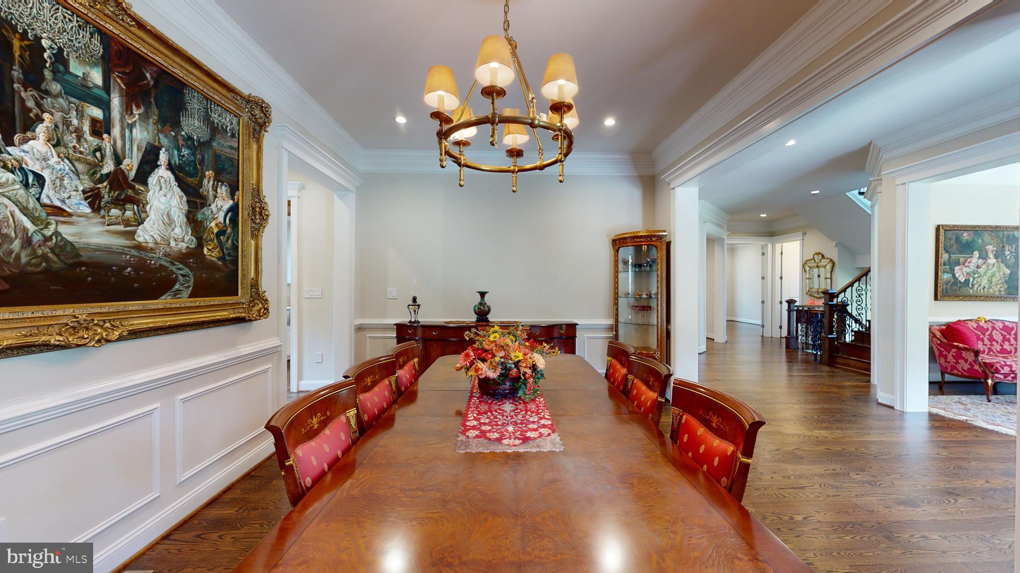 LANGLEY MANOR - Residential