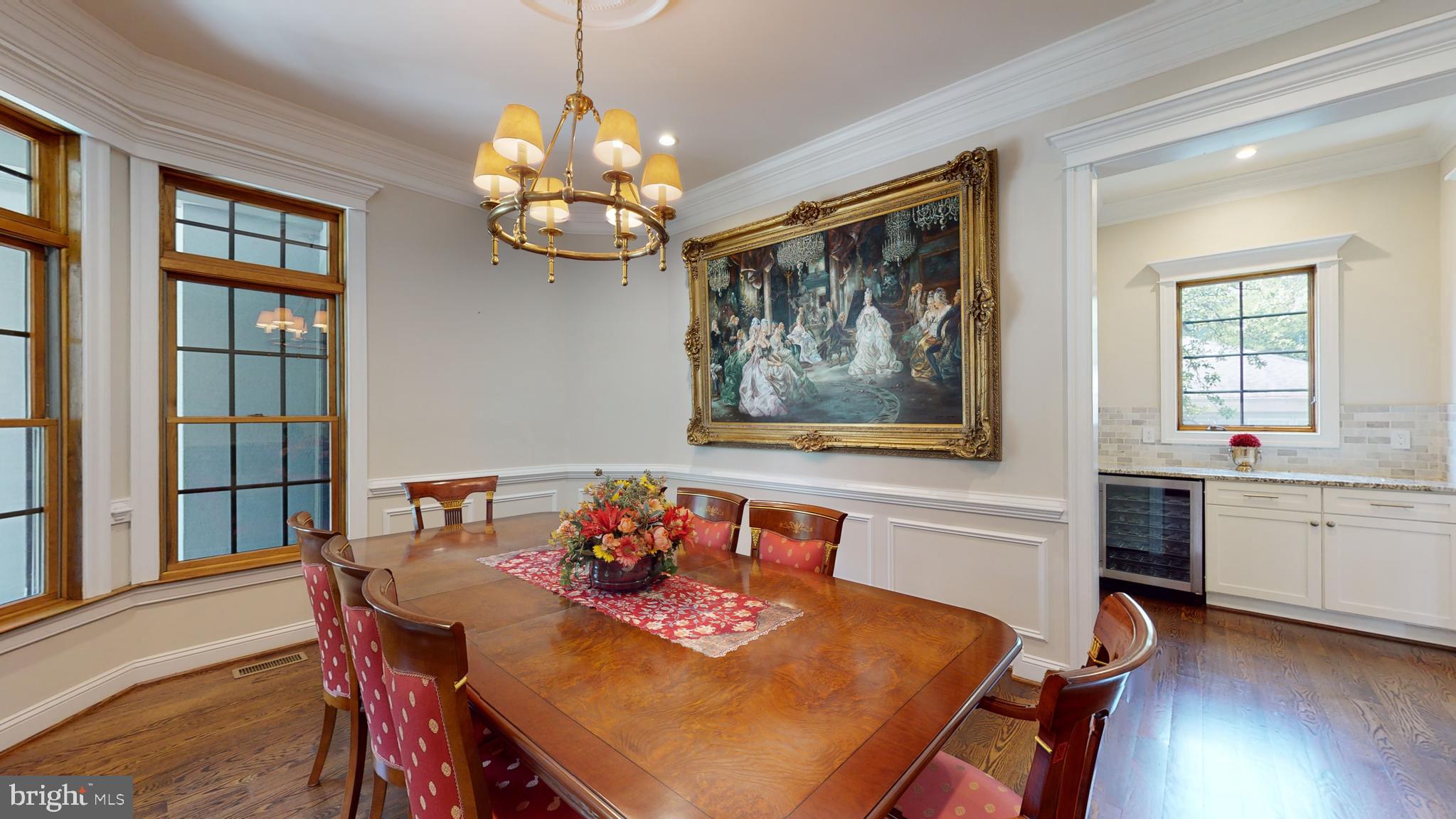 LANGLEY MANOR - Residential