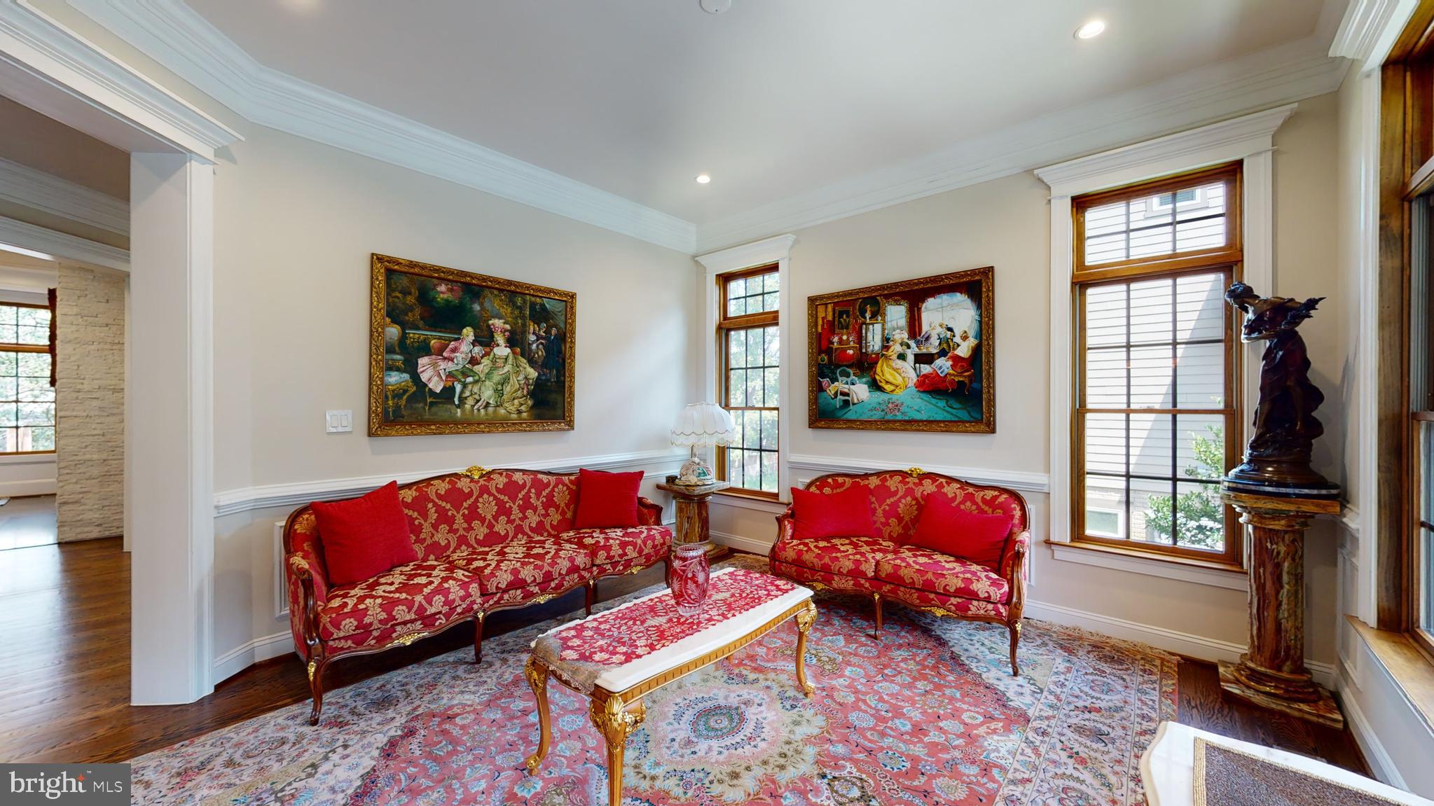 LANGLEY MANOR - Residential