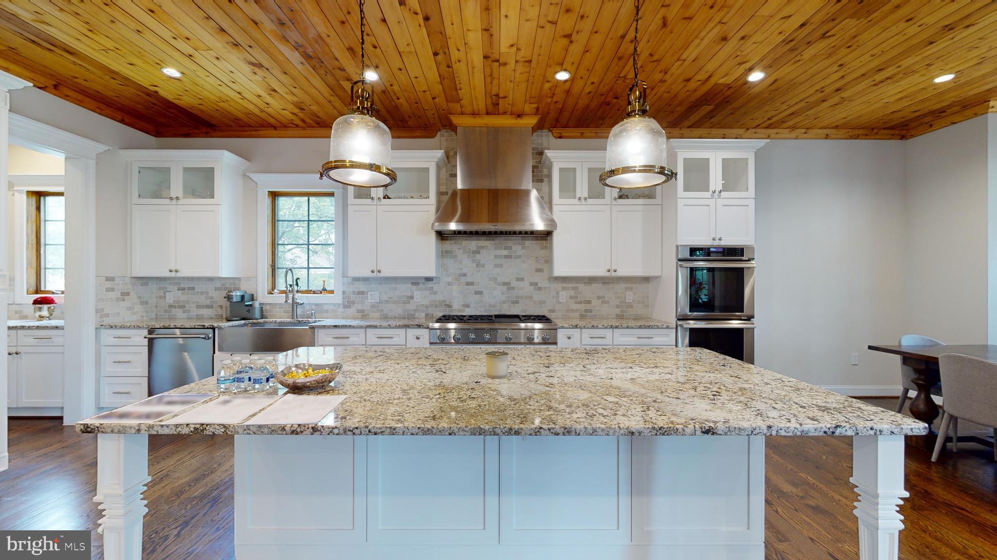 LANGLEY MANOR - Residential