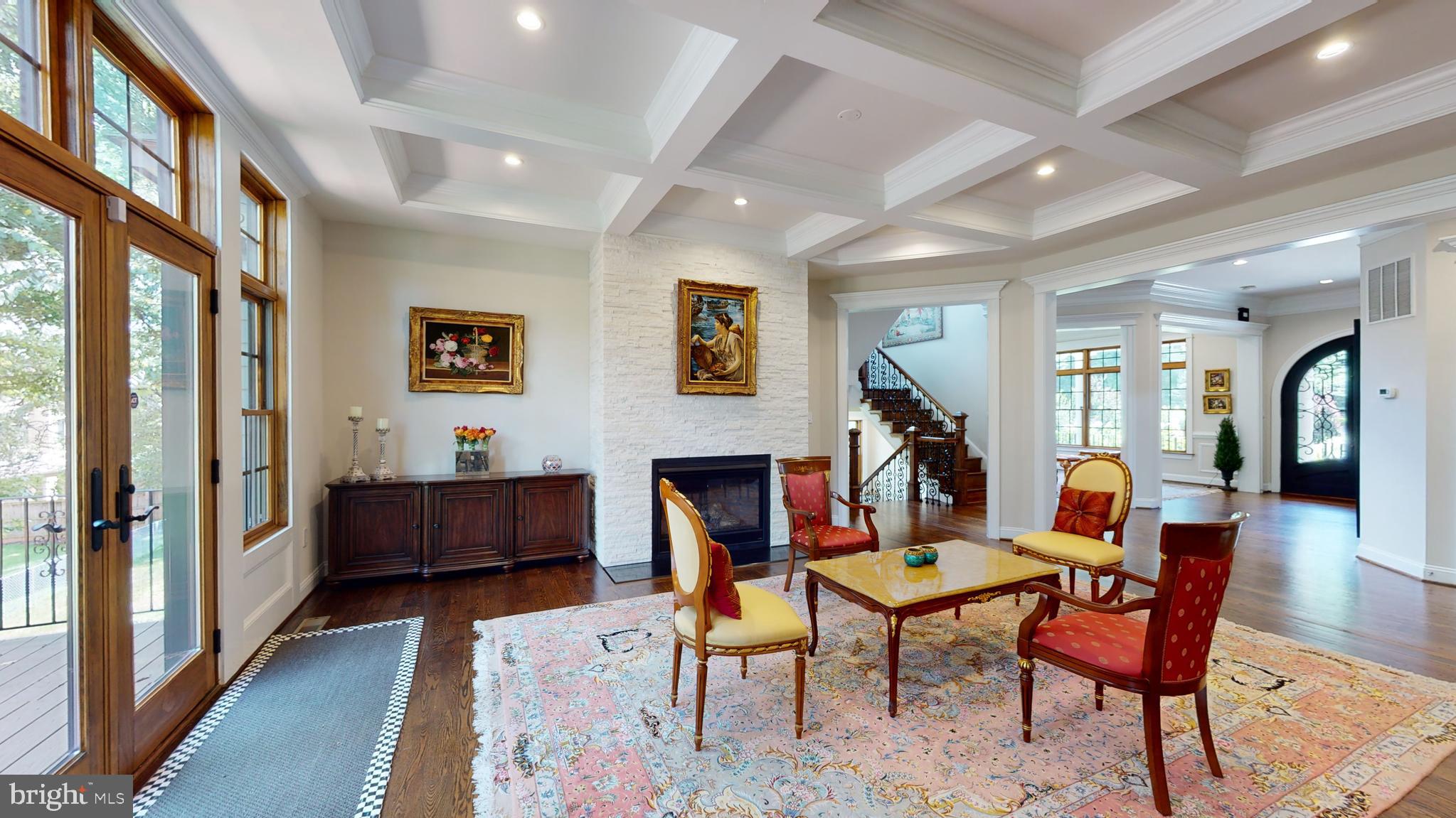 LANGLEY MANOR - Residential