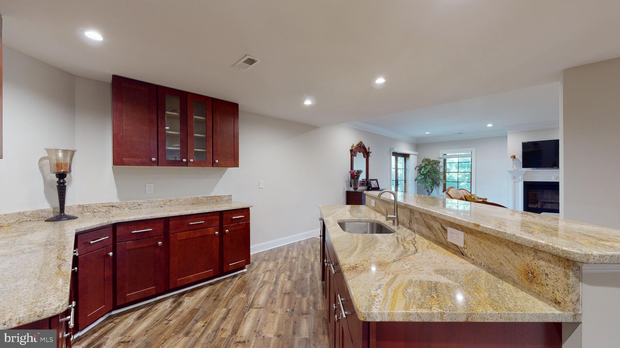 LANGLEY MANOR - Residential