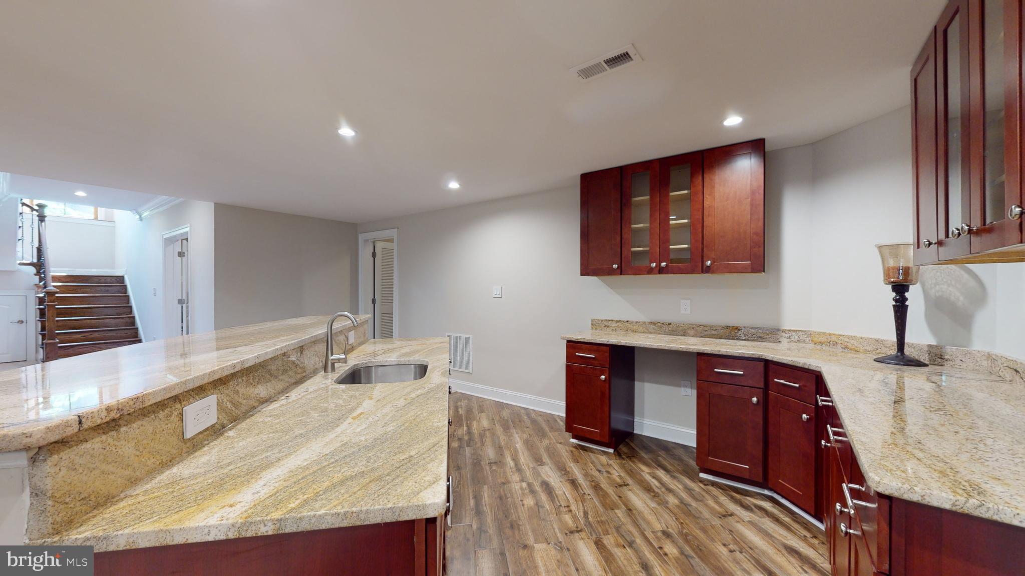 LANGLEY MANOR - Residential