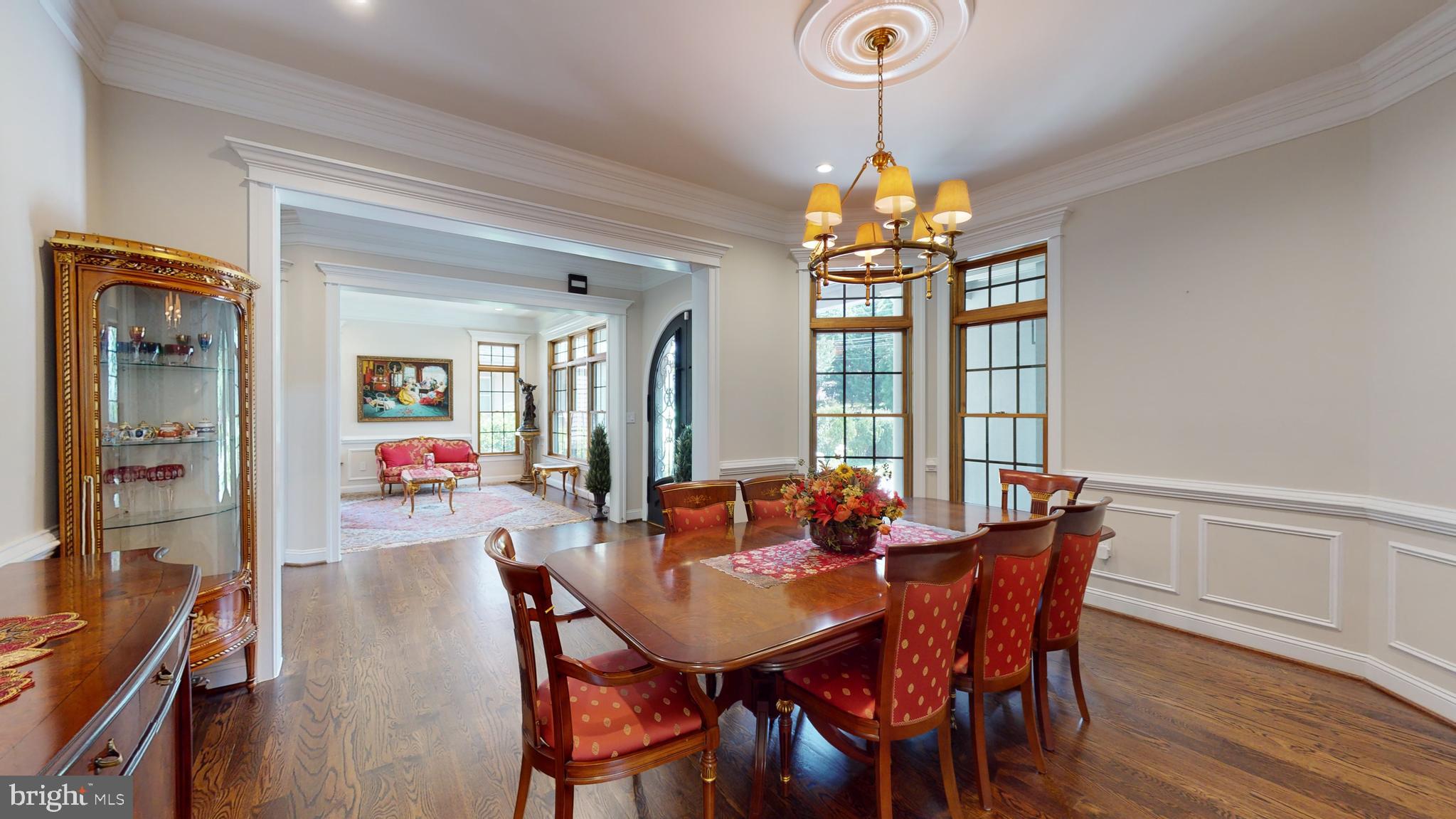 LANGLEY MANOR - Residential