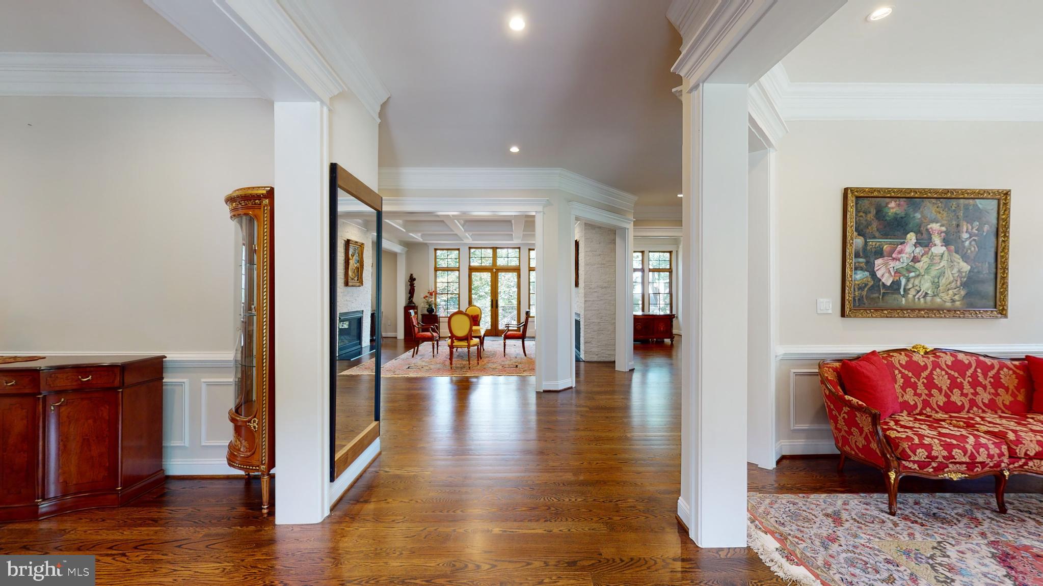 LANGLEY MANOR - Residential