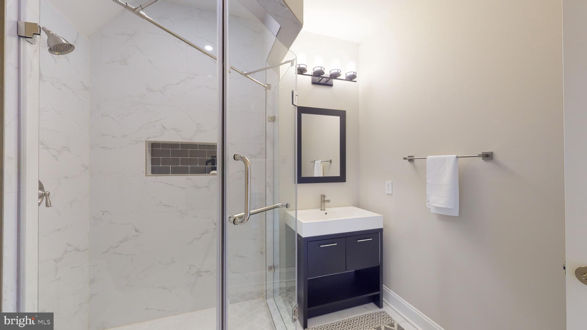 LANGLEY MANOR - Residential