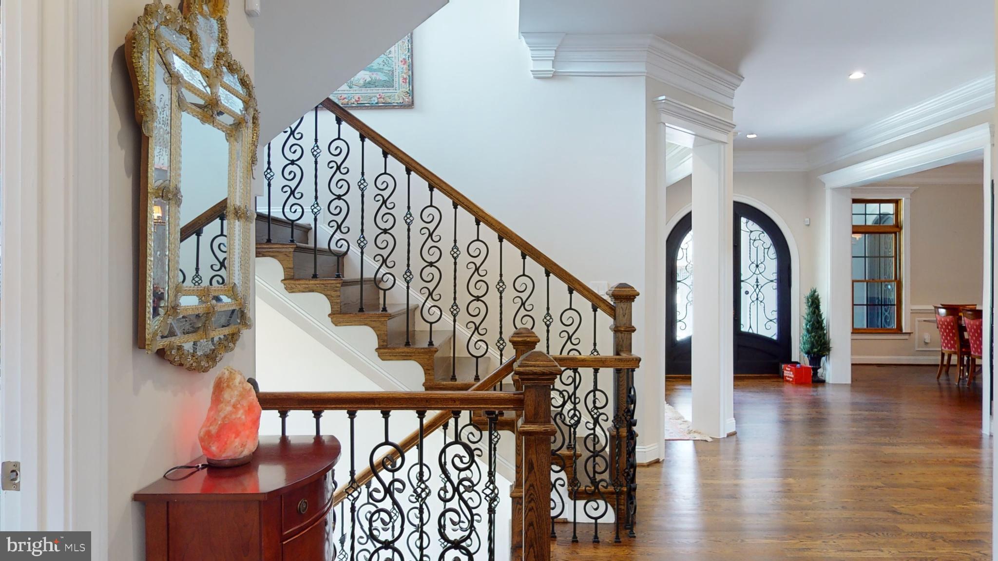 LANGLEY MANOR - Residential