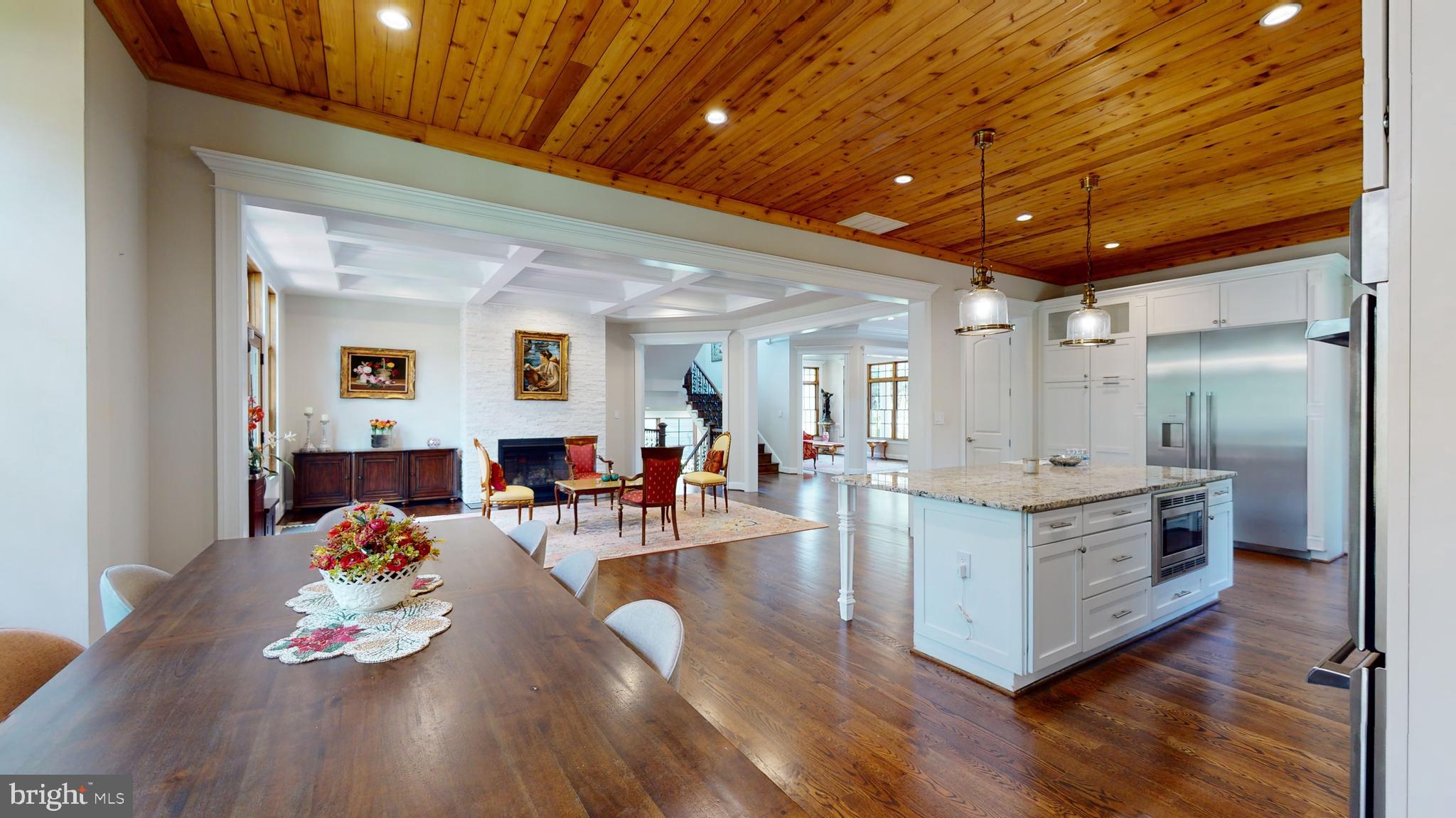 LANGLEY MANOR - Residential