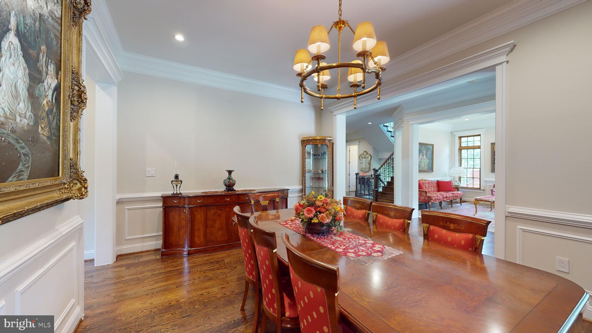 LANGLEY MANOR - Residential