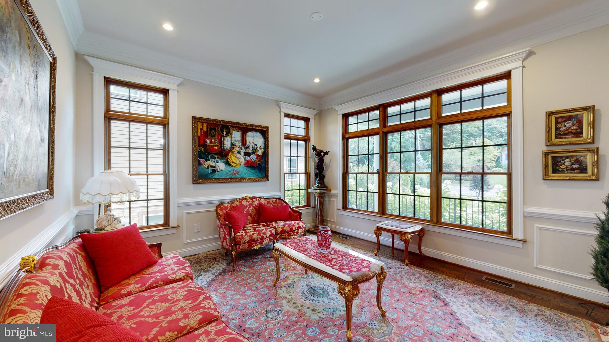 LANGLEY MANOR - Residential