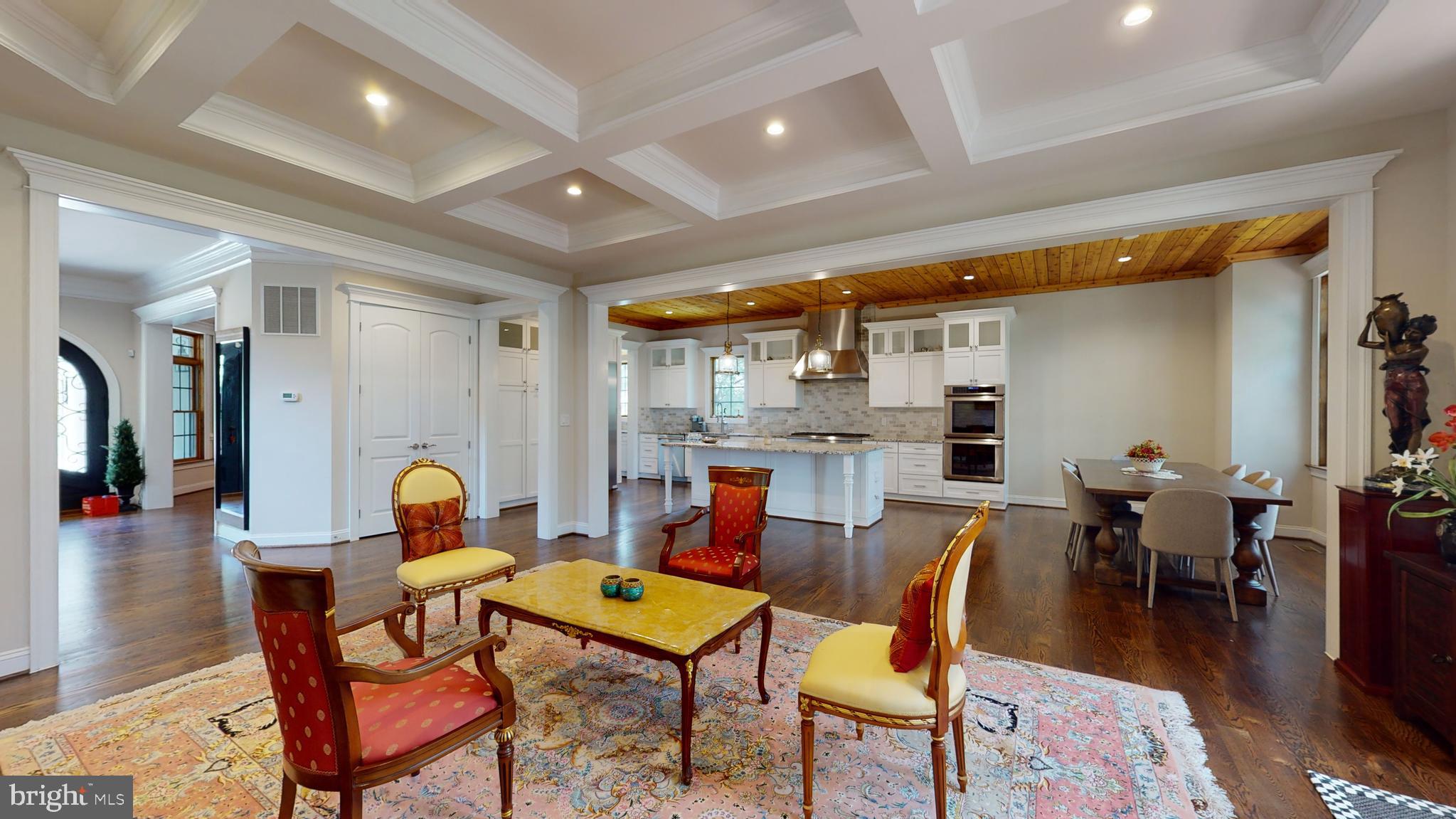 LANGLEY MANOR - Residential