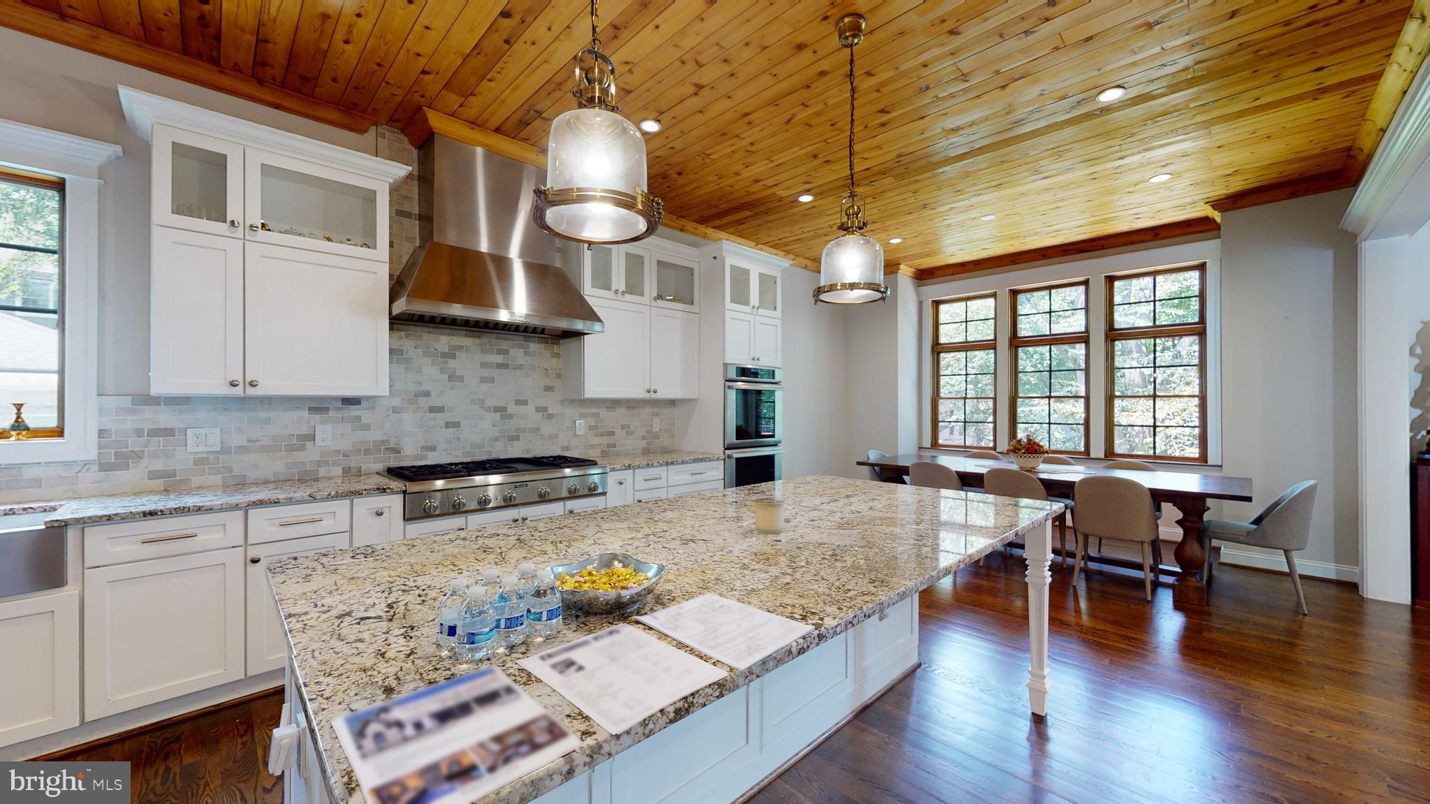 LANGLEY MANOR - Residential