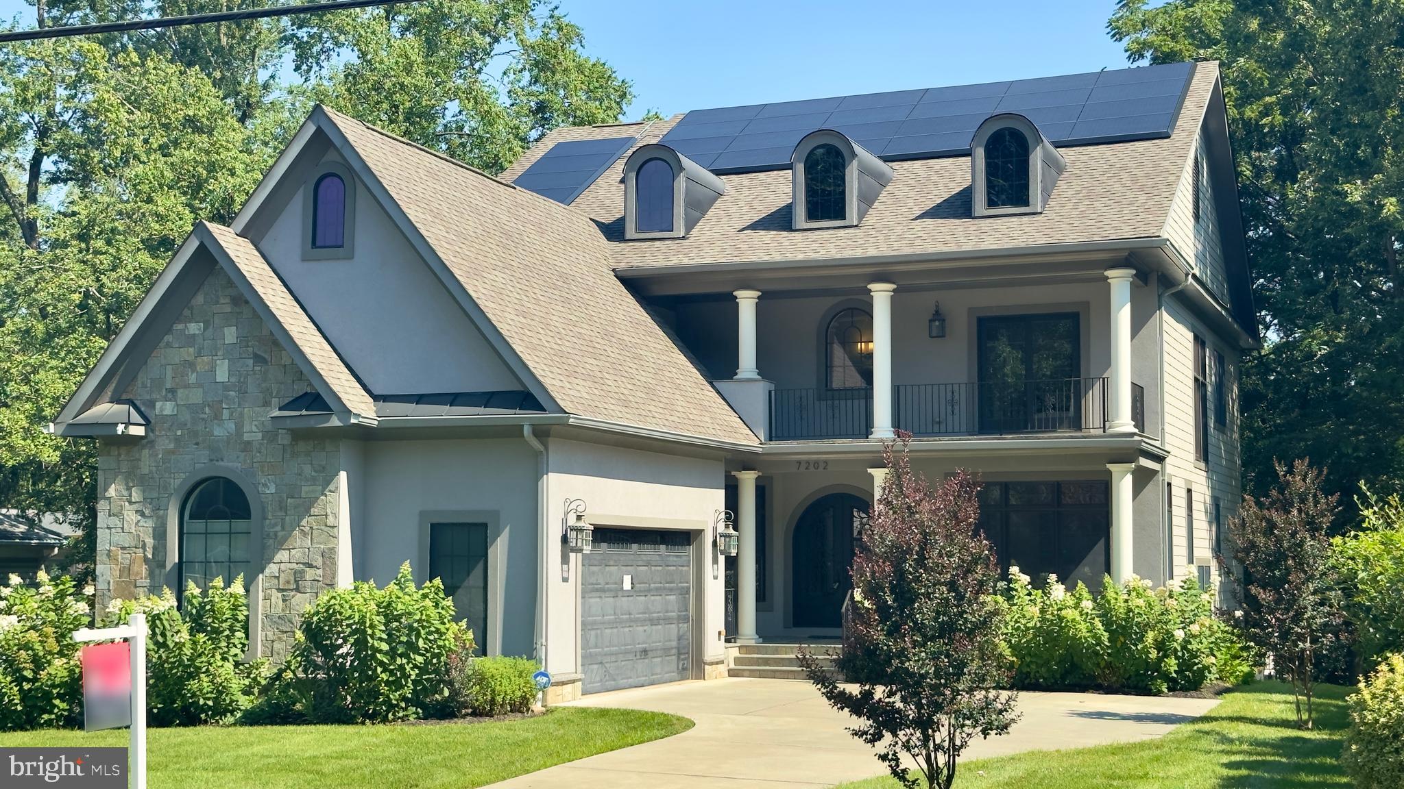 LANGLEY MANOR - Residential