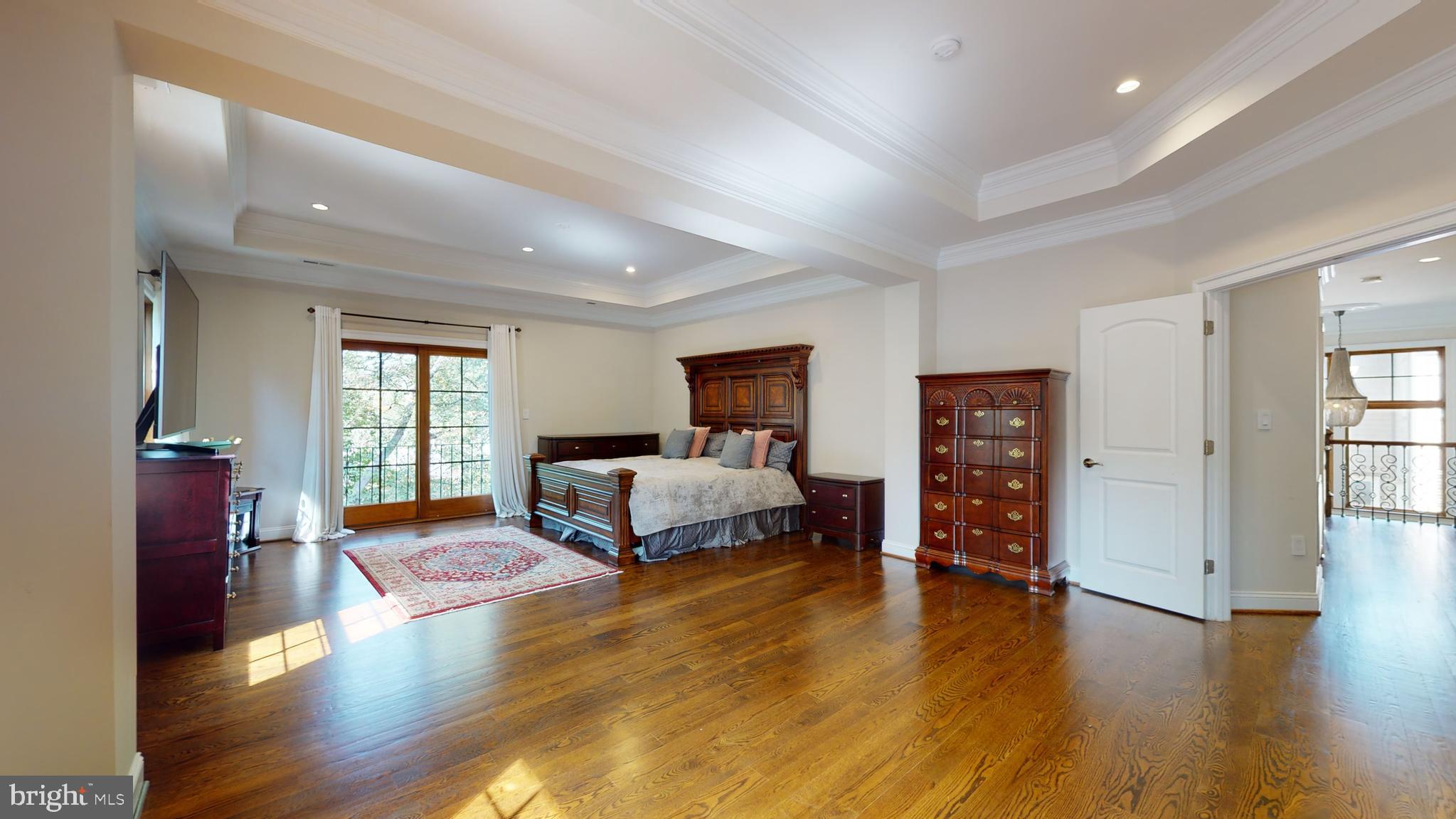 LANGLEY MANOR - Residential