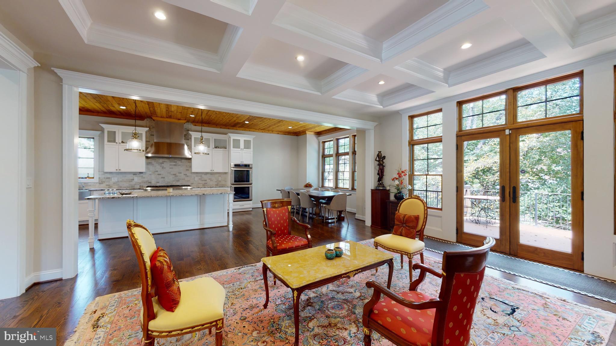 LANGLEY MANOR - Residential