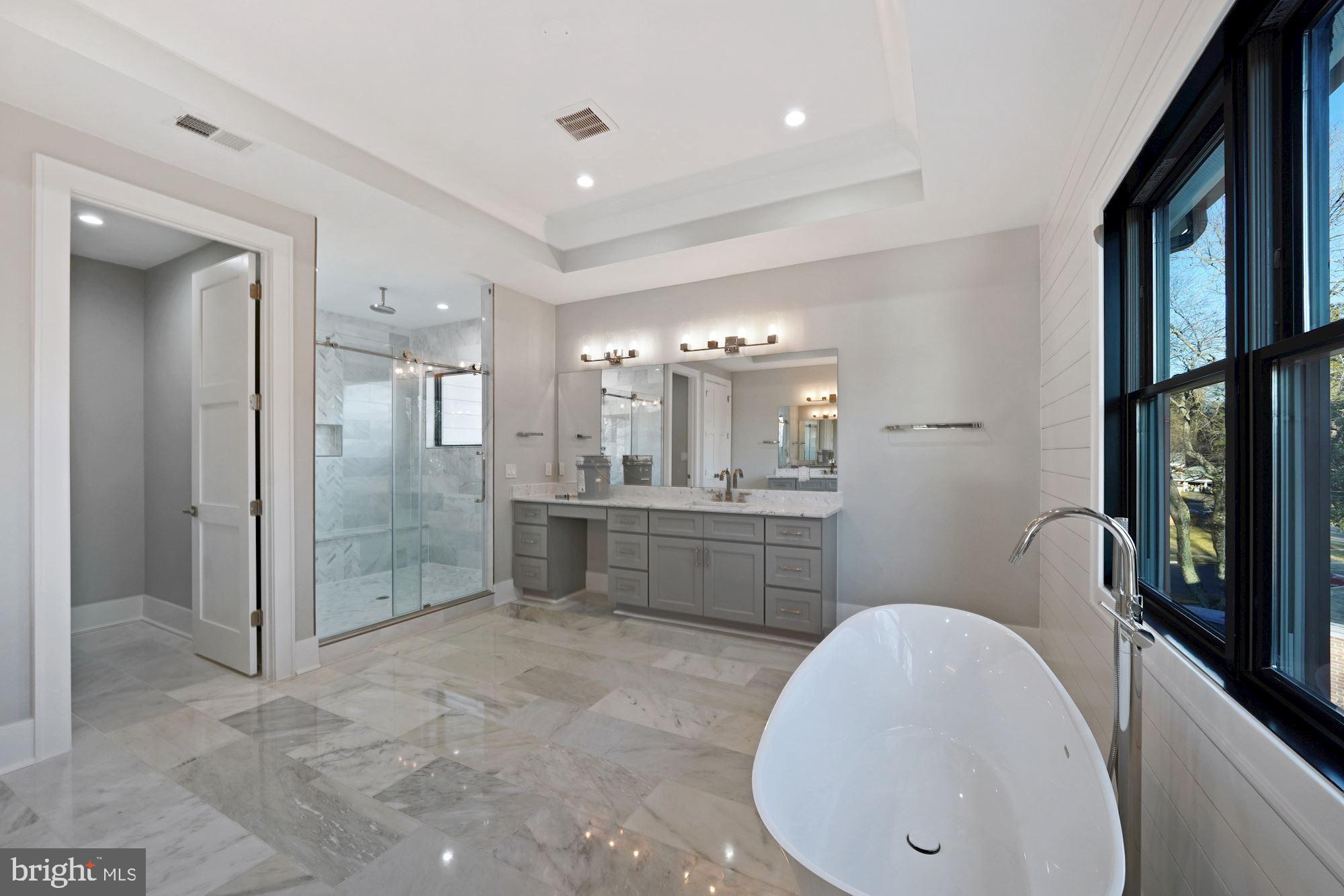 SOUTHRIDGE - Residential