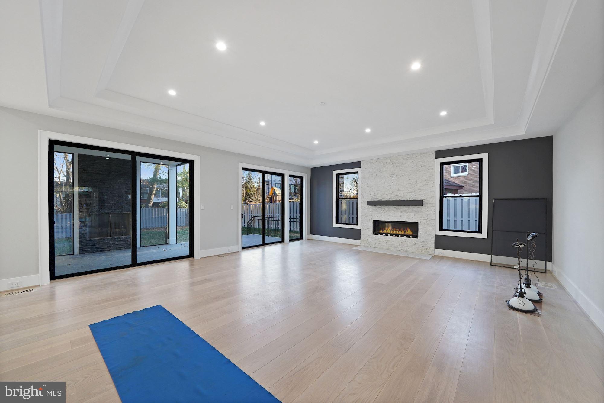 SOUTHRIDGE - Residential