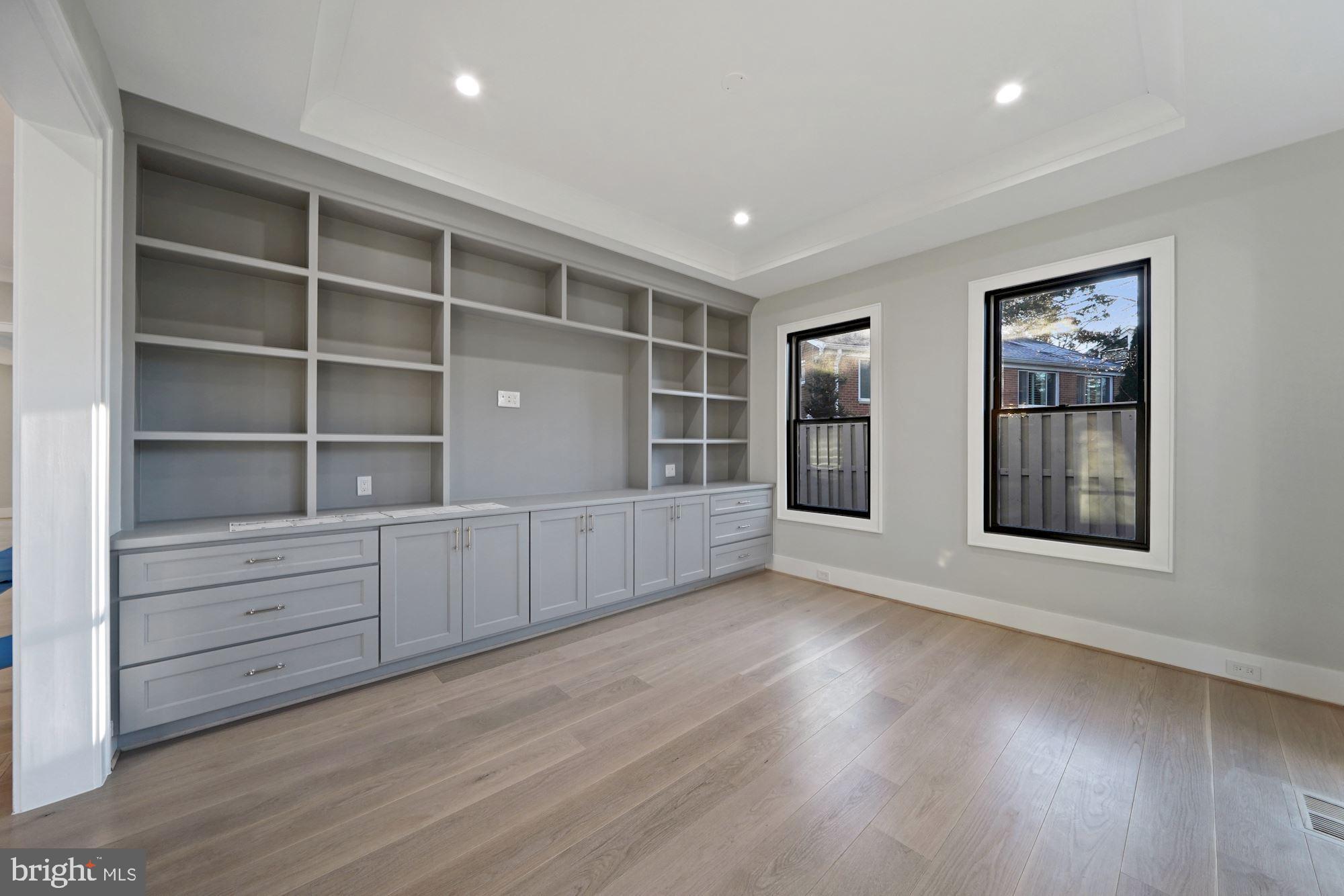 SOUTHRIDGE - Residential