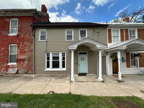 Townhouse For Sale - 40 N Main Street<br/> BOONSBORO, MD 21713