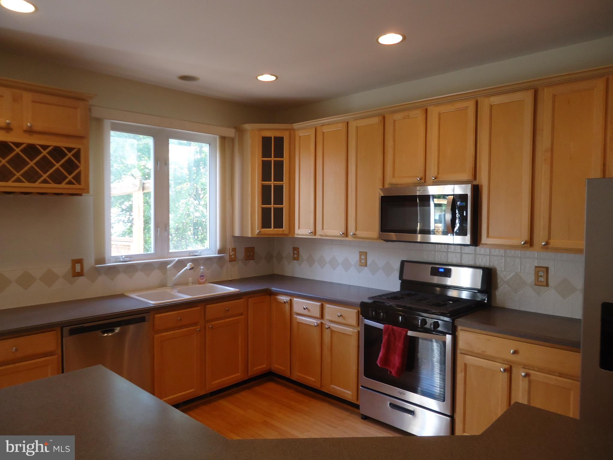 FAIR LAKES COURT - Residential Lease