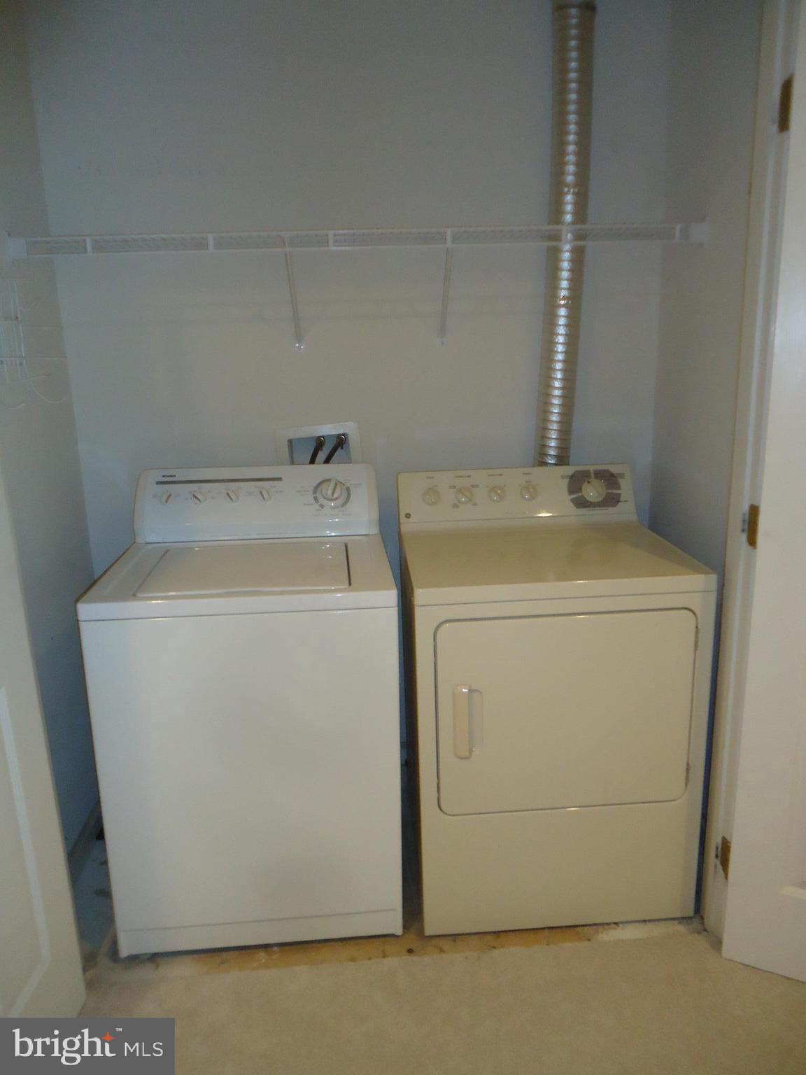 FAIR LAKES COURT - Residential Lease