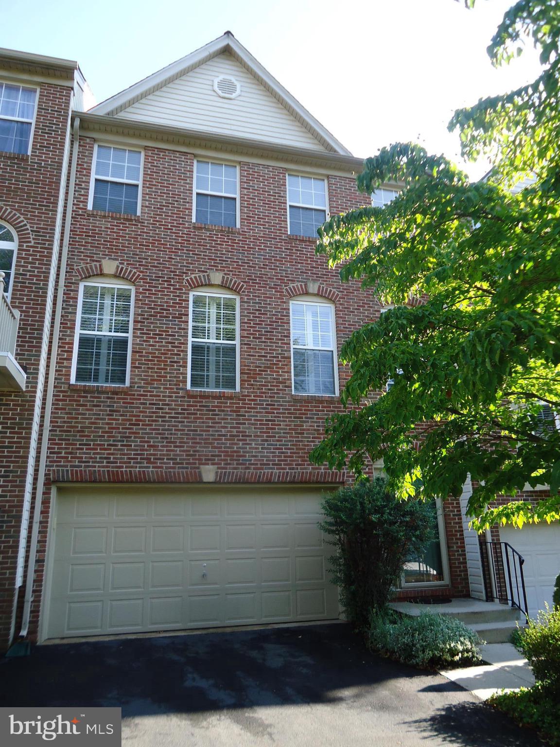 FAIR LAKES COURT - Residential Lease