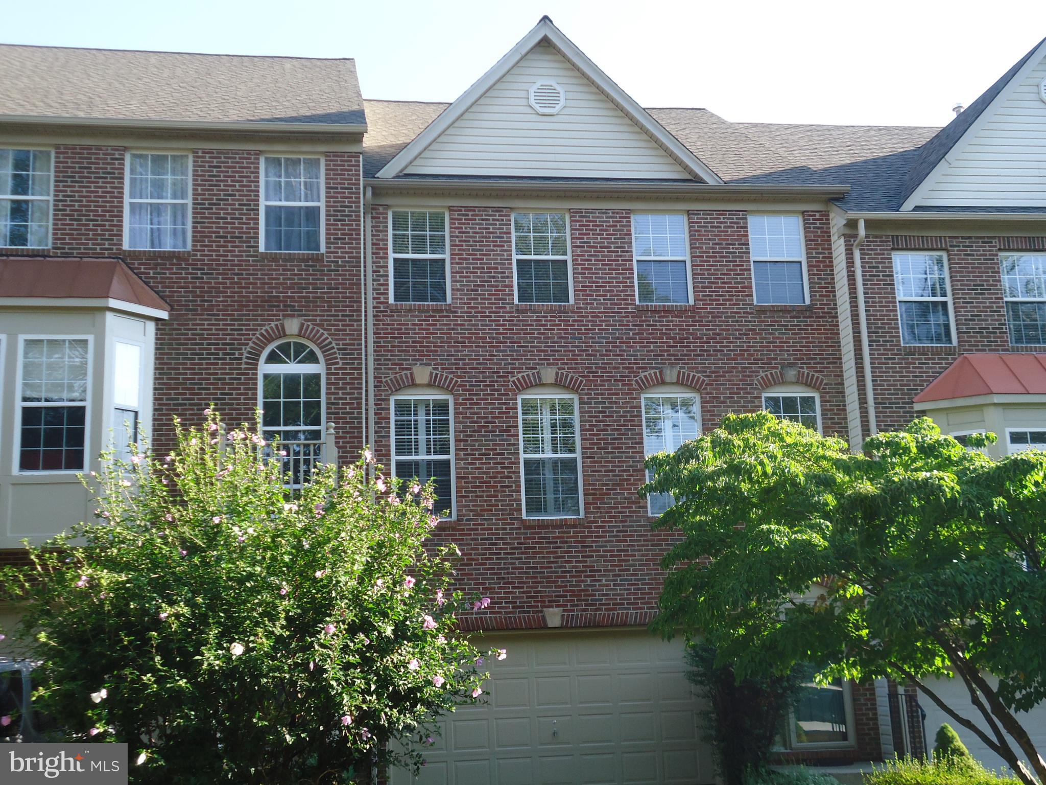 FAIR LAKES COURT - Residential Lease