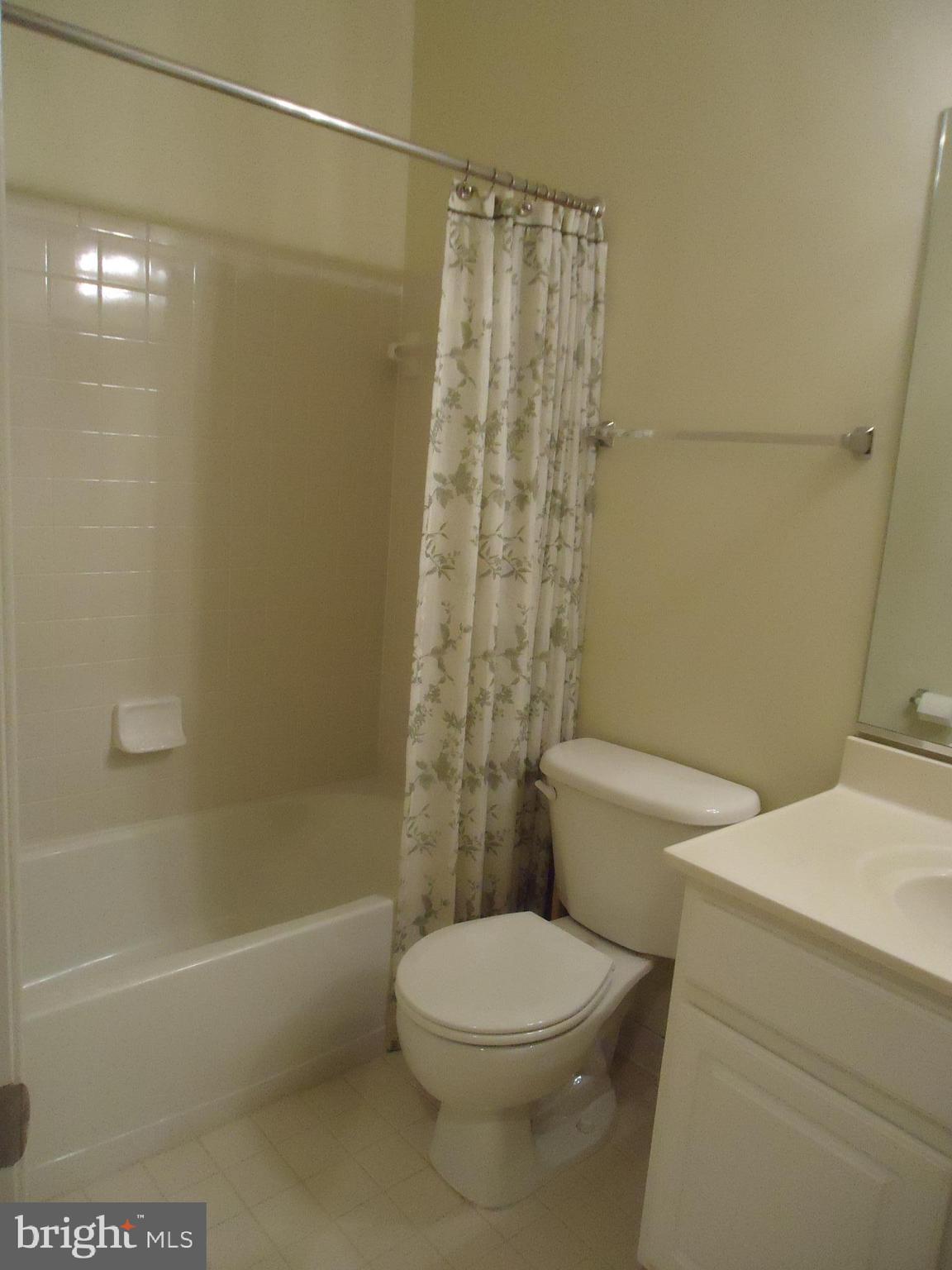 FAIR LAKES COURT - Residential Lease