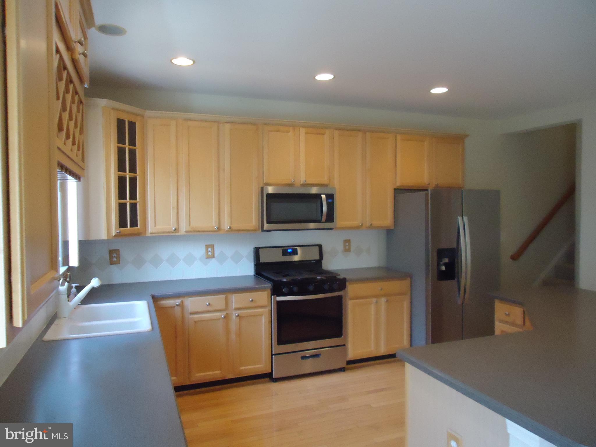 FAIR LAKES COURT - Residential Lease