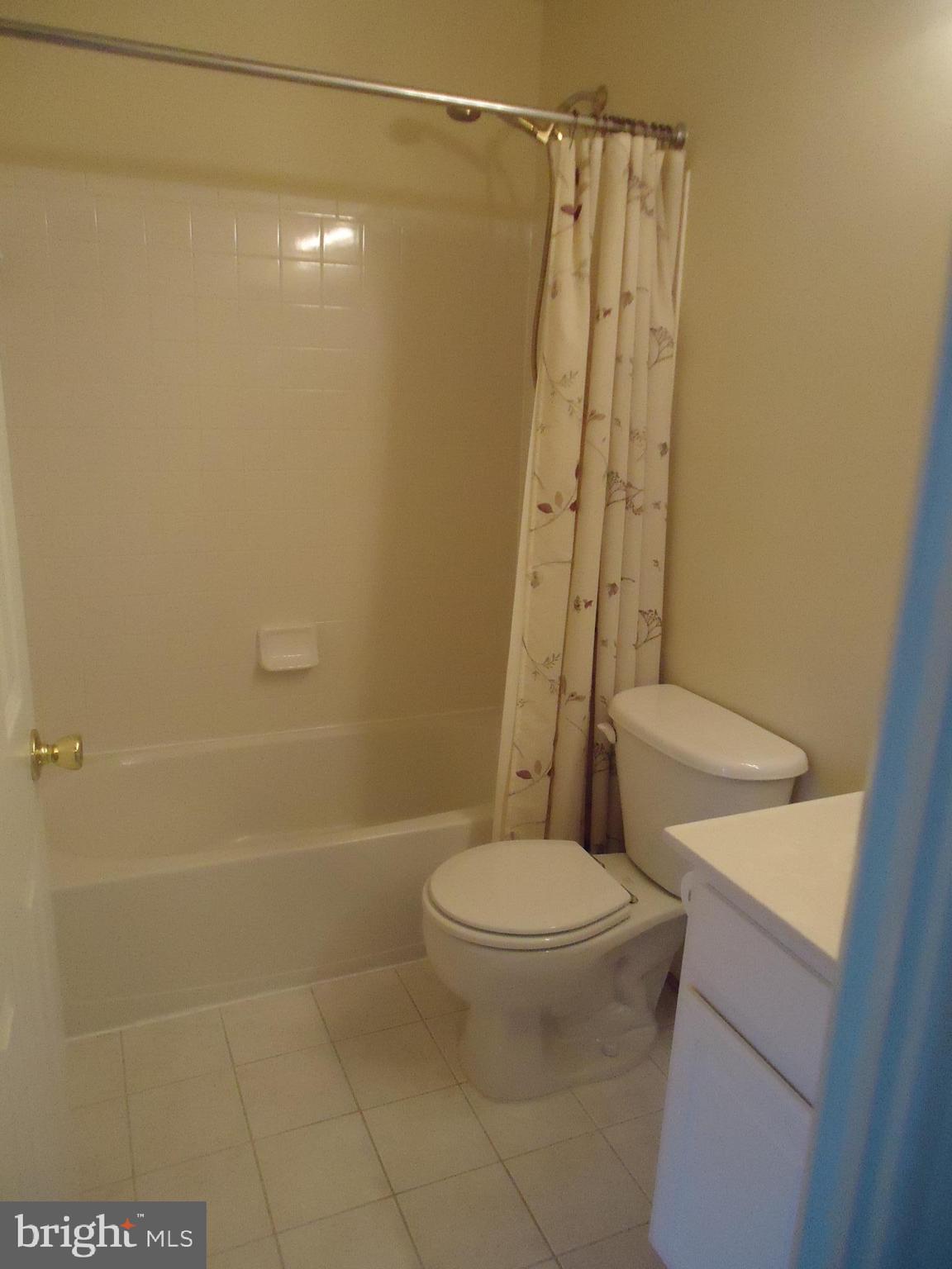 FAIR LAKES COURT - Residential Lease