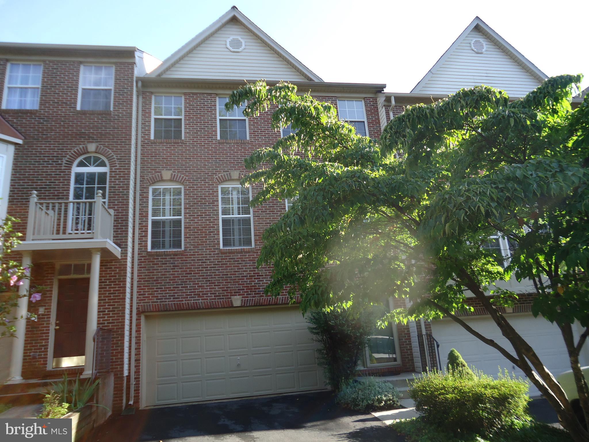 FAIR LAKES COURT - Residential Lease