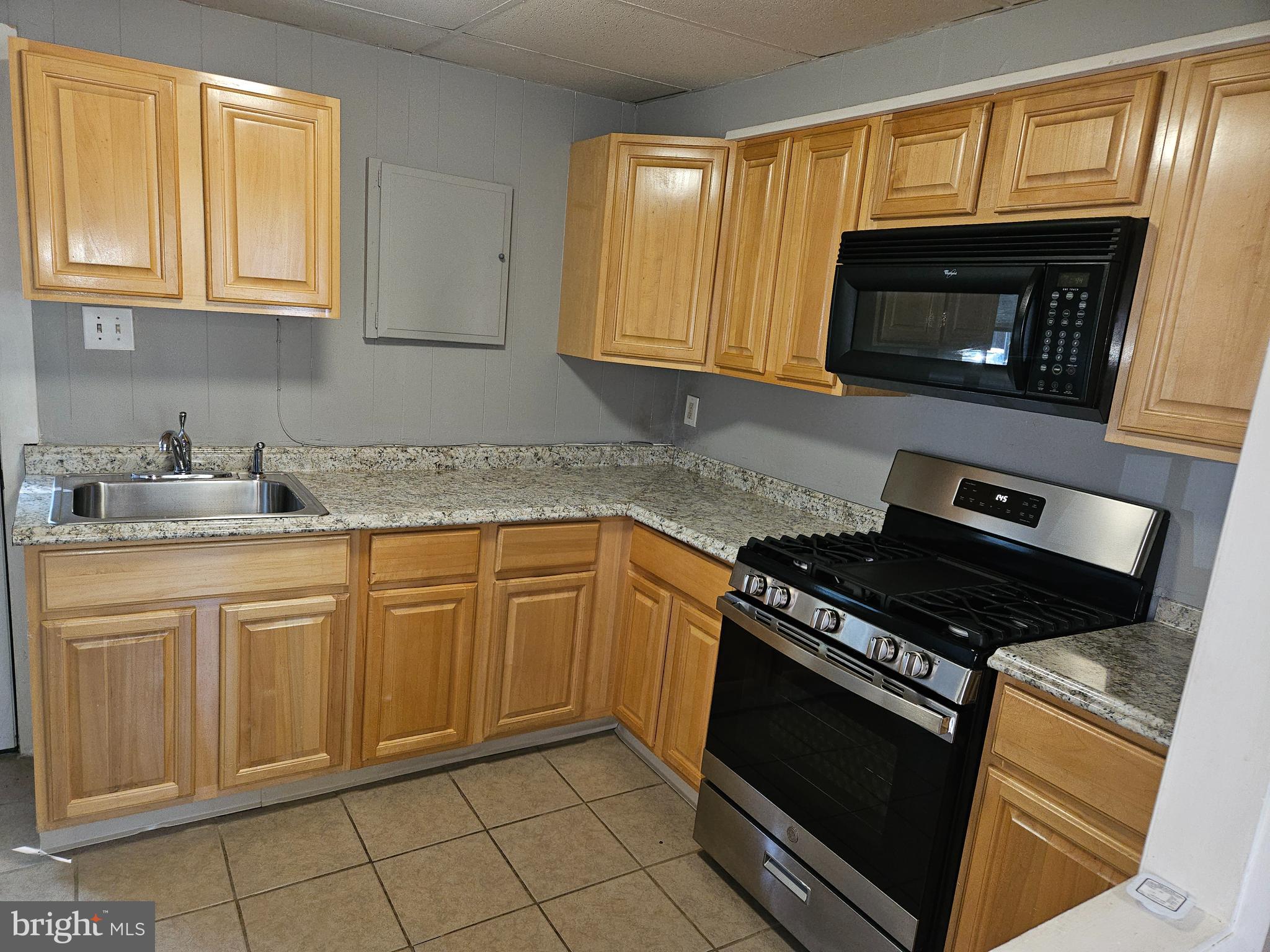 EDDINGTON PARK - Residential Lease