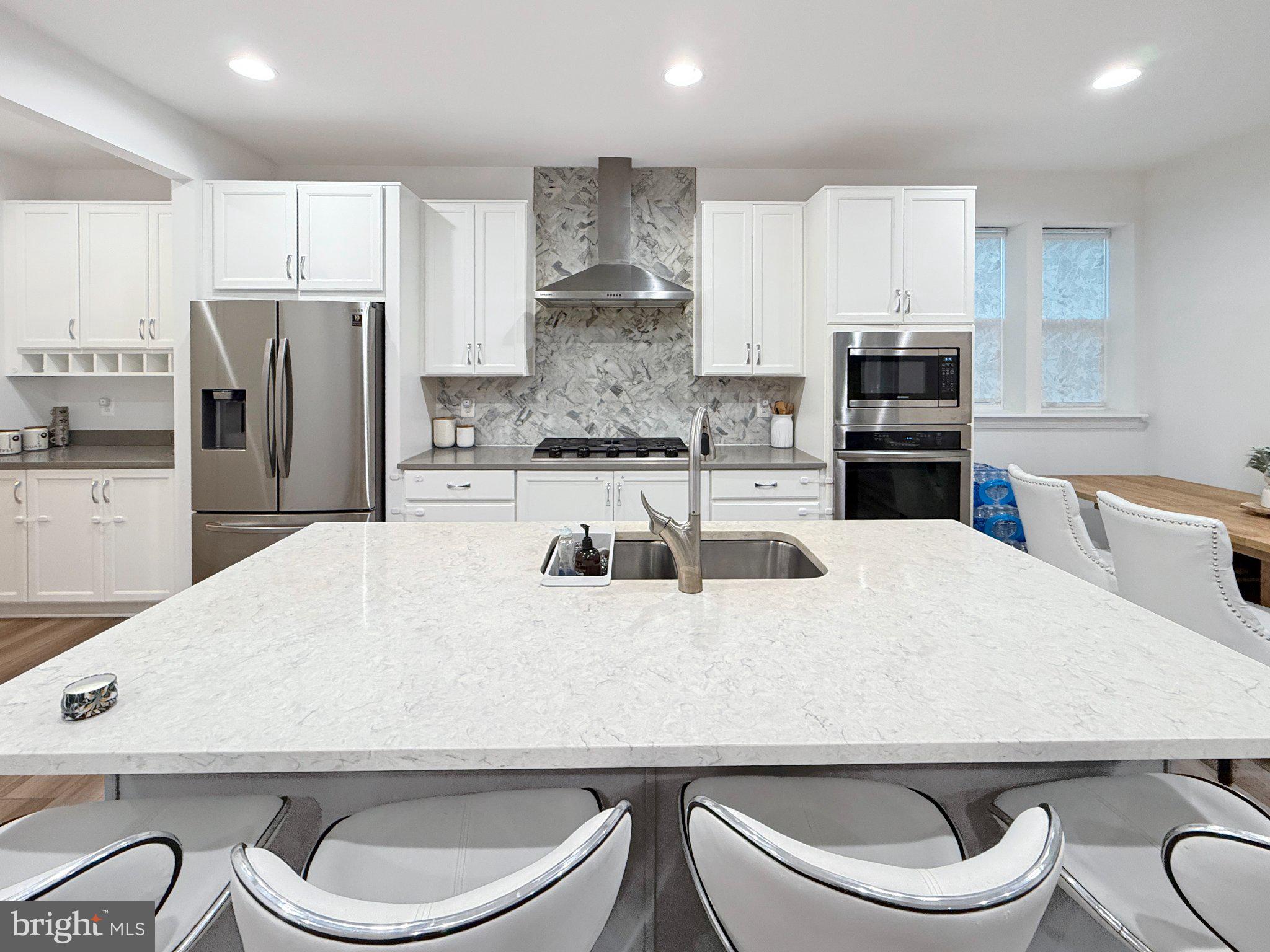 220 RED OAK RIDGE PLACE