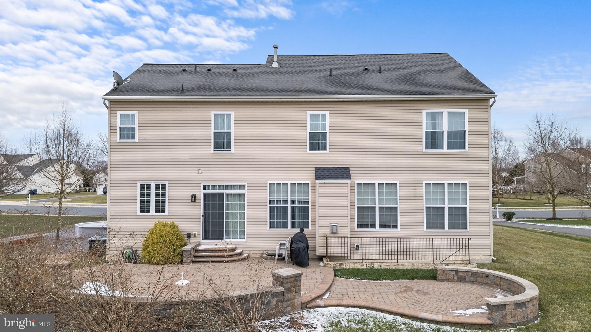 SHANNON COVE - Residential