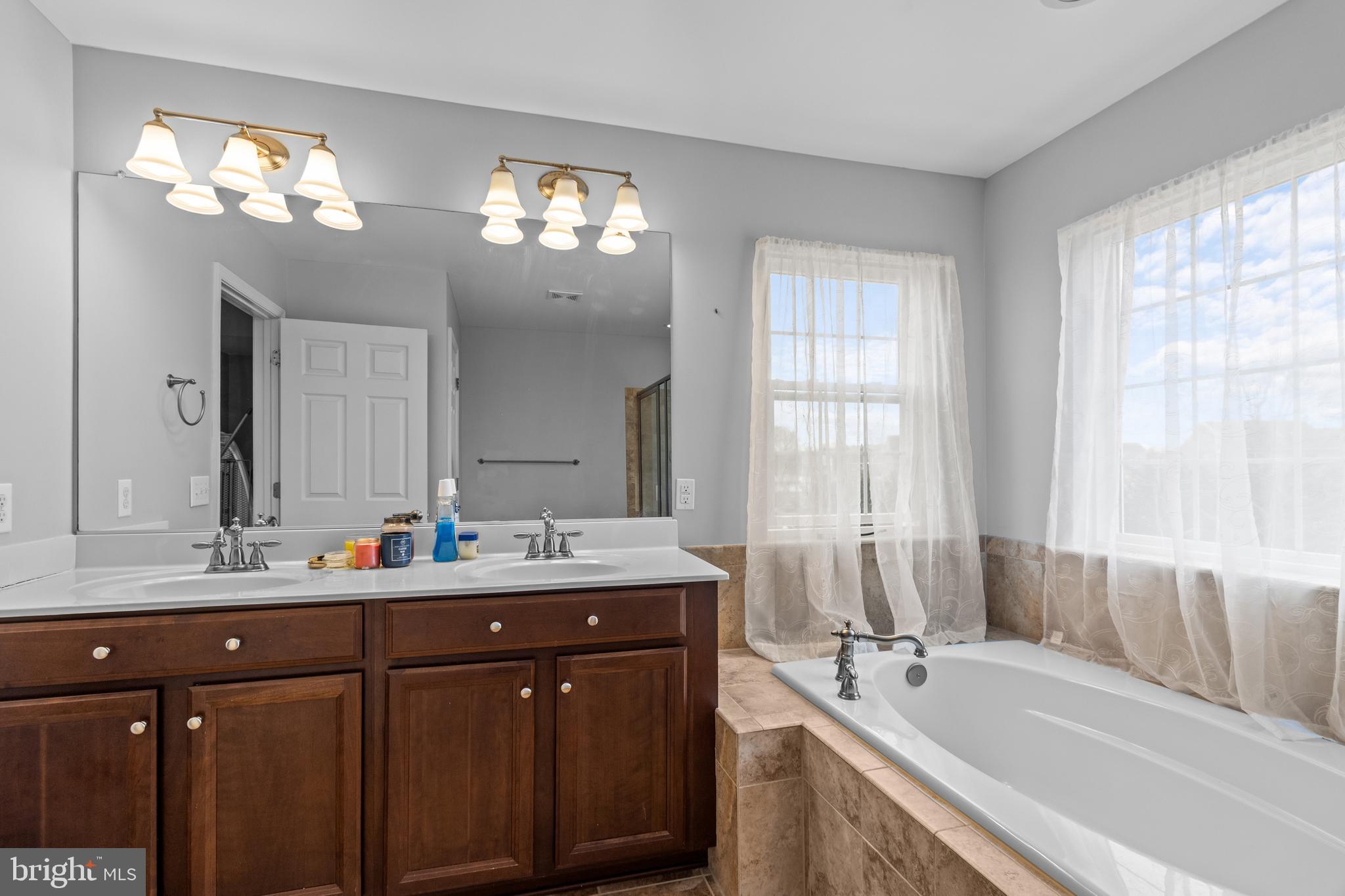 SHANNON COVE - Residential