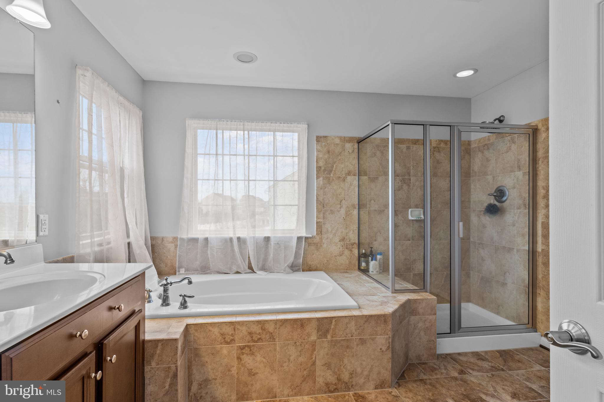 SHANNON COVE - Residential