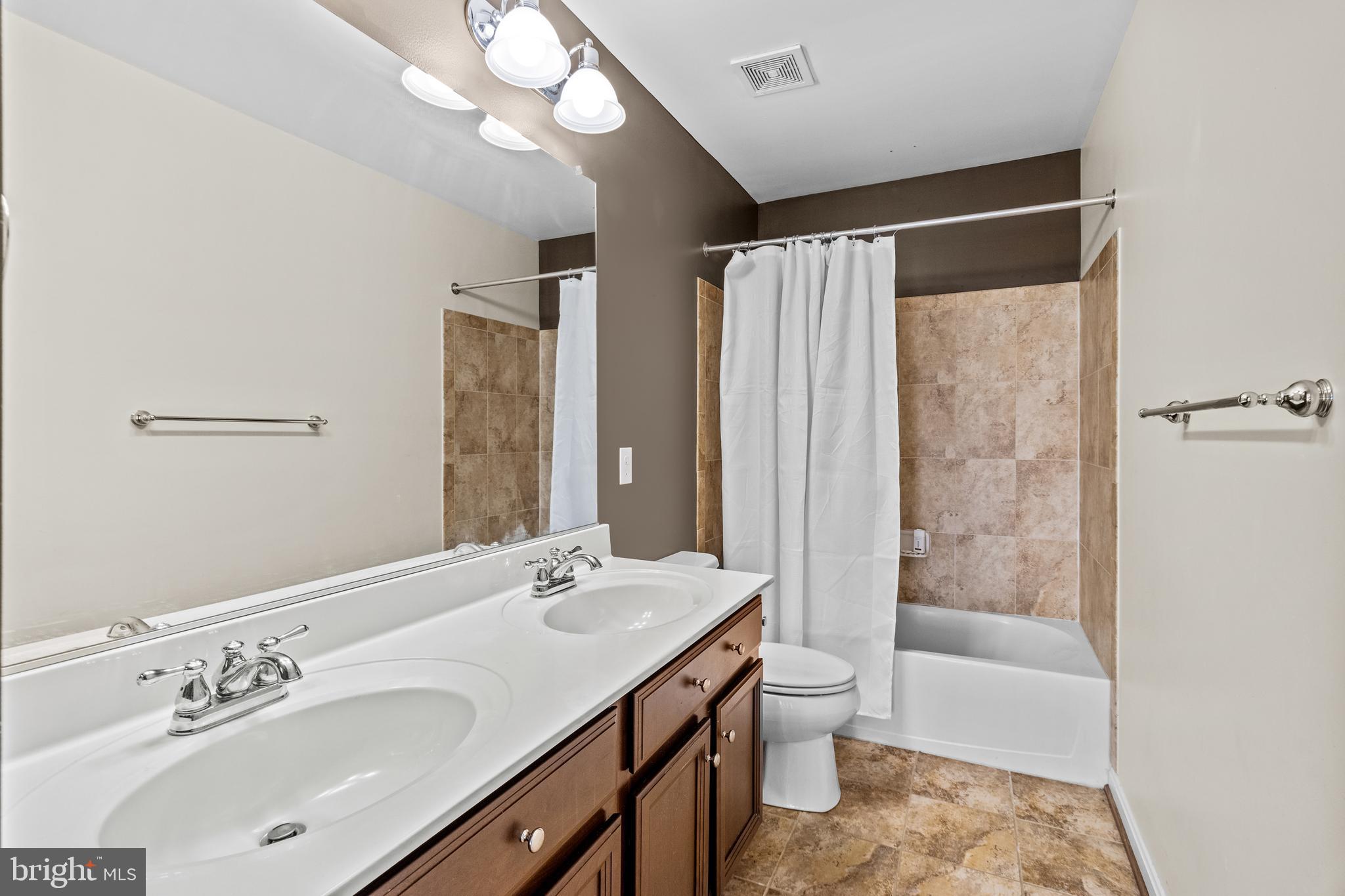 SHANNON COVE - Residential