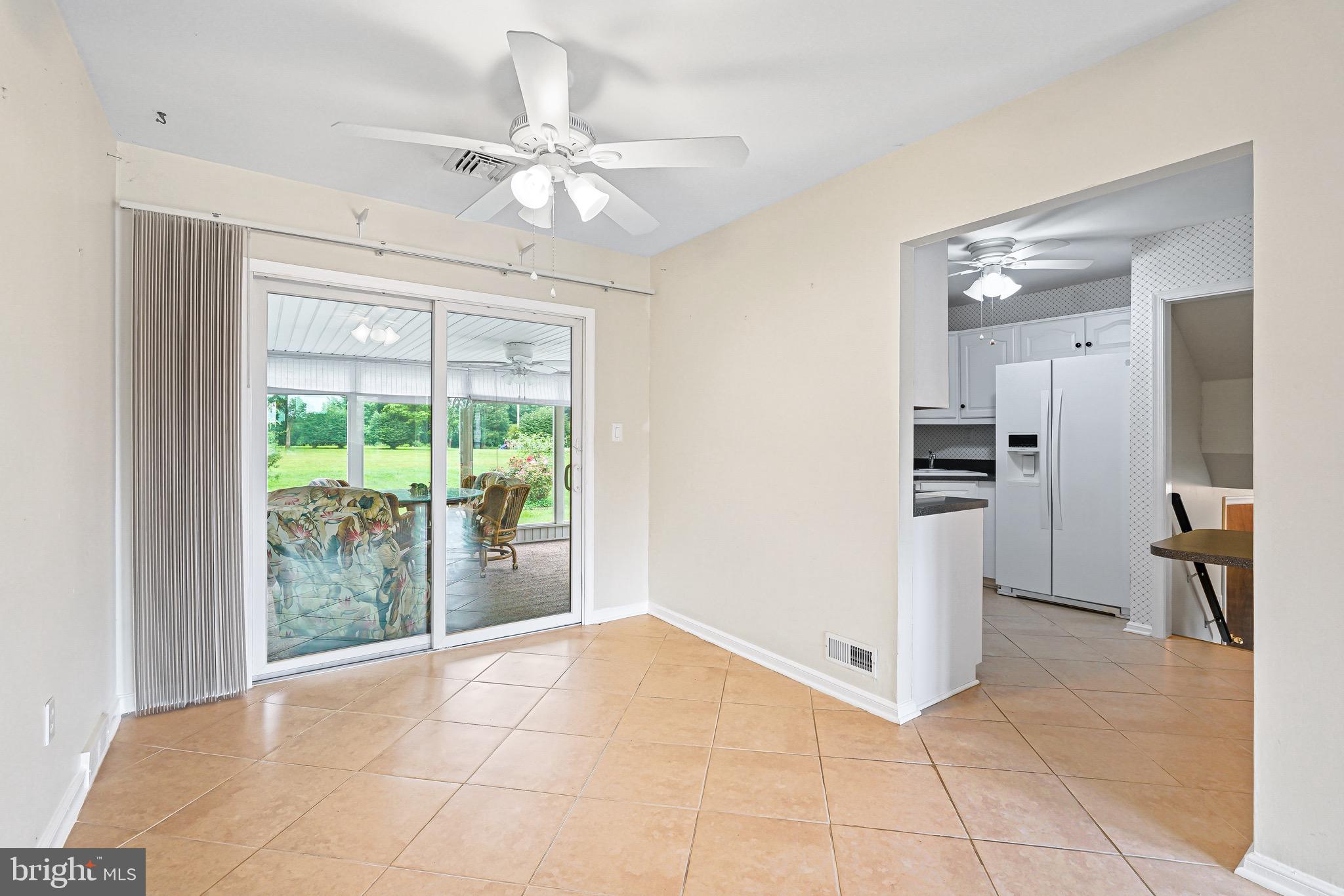 HOLLY HALL - Residential