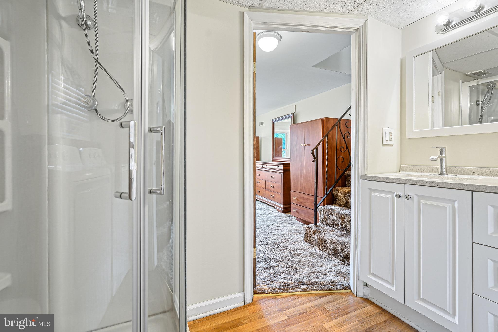 HOLLY HALL - Residential