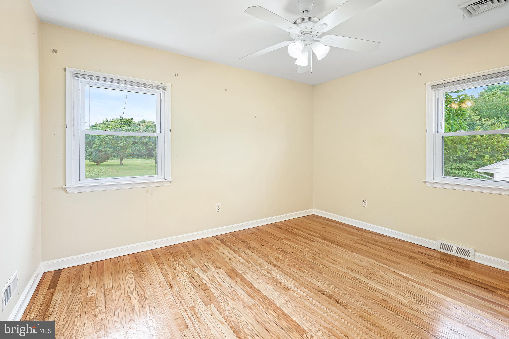 HOLLY HALL - Residential